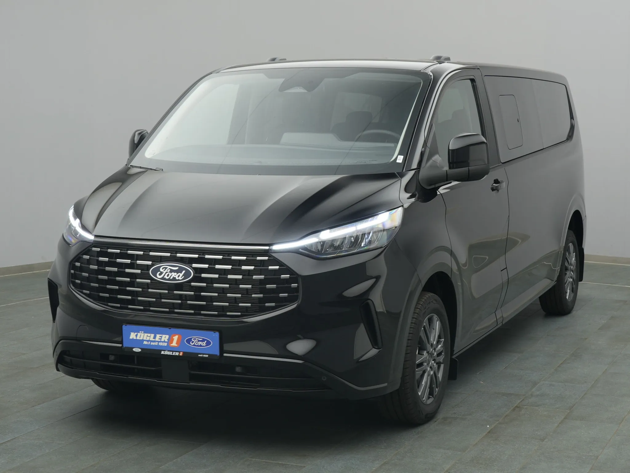 Ford Tourneo Custom 320 L2 Titanium 150PS / Navi Bild