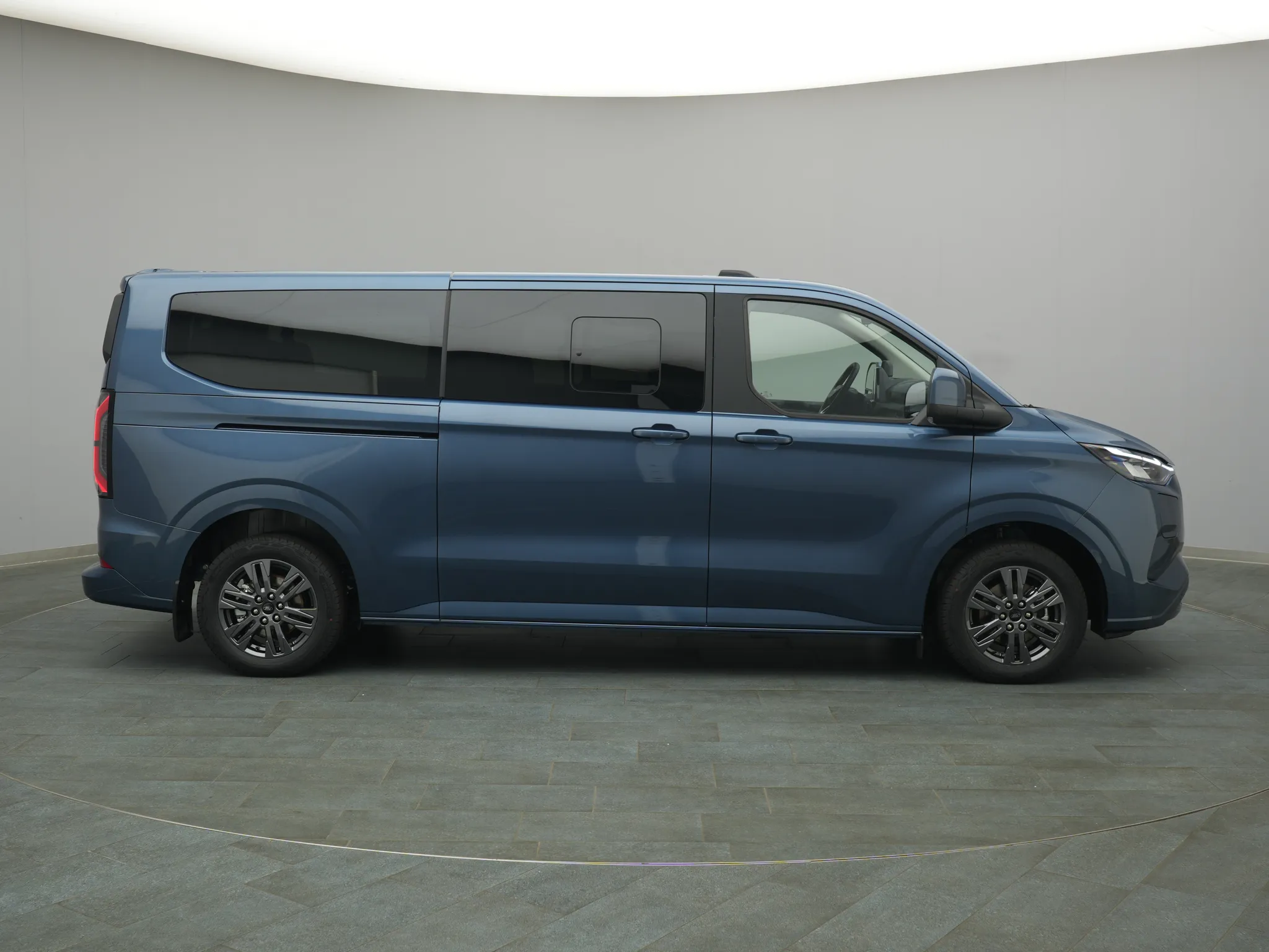 Ford E-Tourneo Custom – Bild 8
