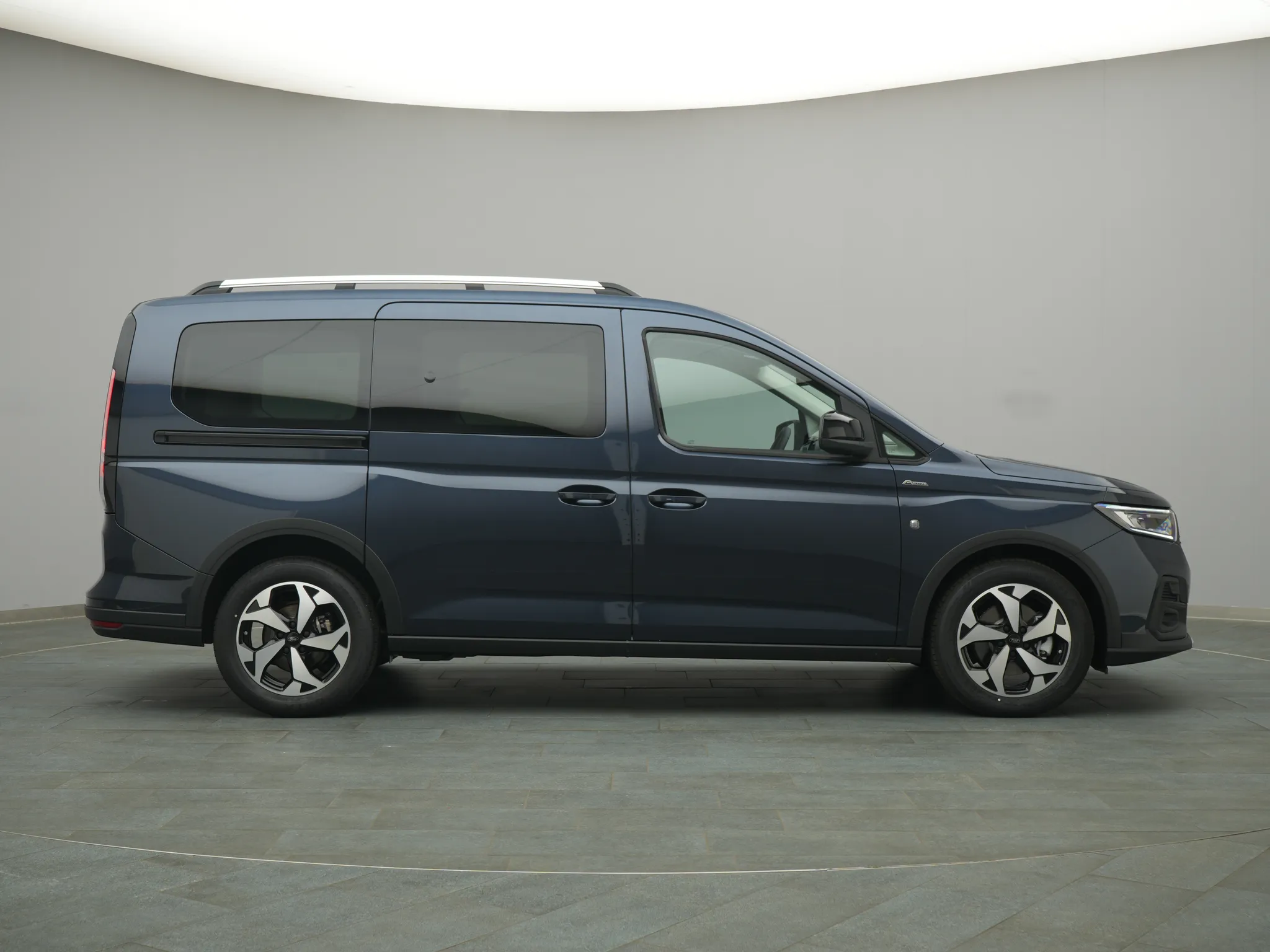 Ford Grand Tourneo – Bild 8