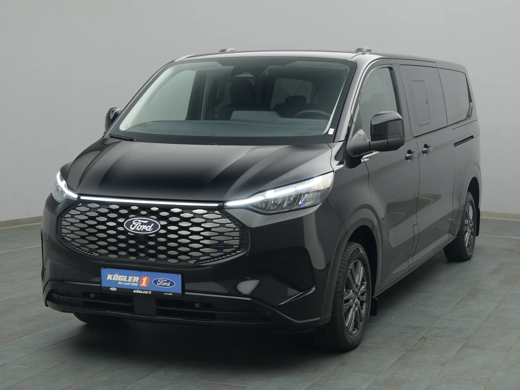 Ford E-Tourneo Custom 340 L2 Titanium / Navi Bild