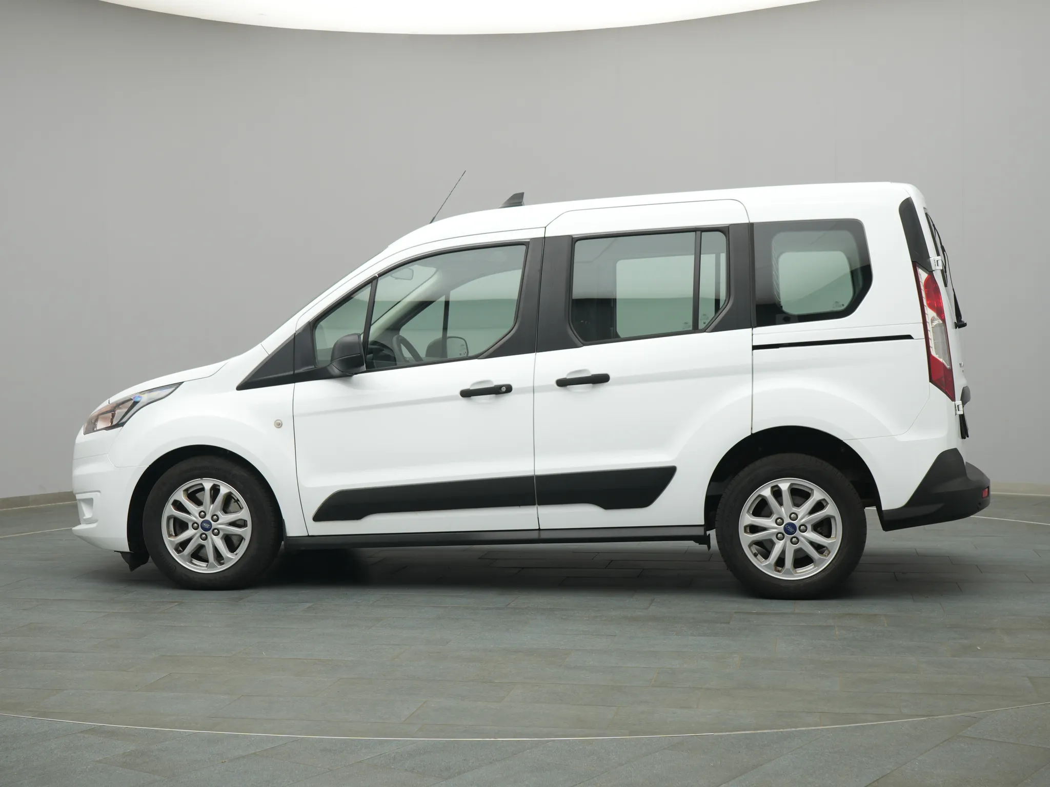 Ford Transit Connect Kombi – Bild 3