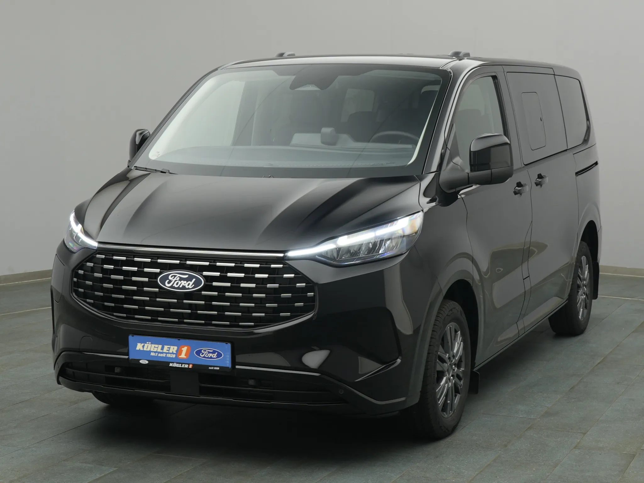 Ford Tourneo Custom PHEV 340 L1 Titanium / Navi Bild