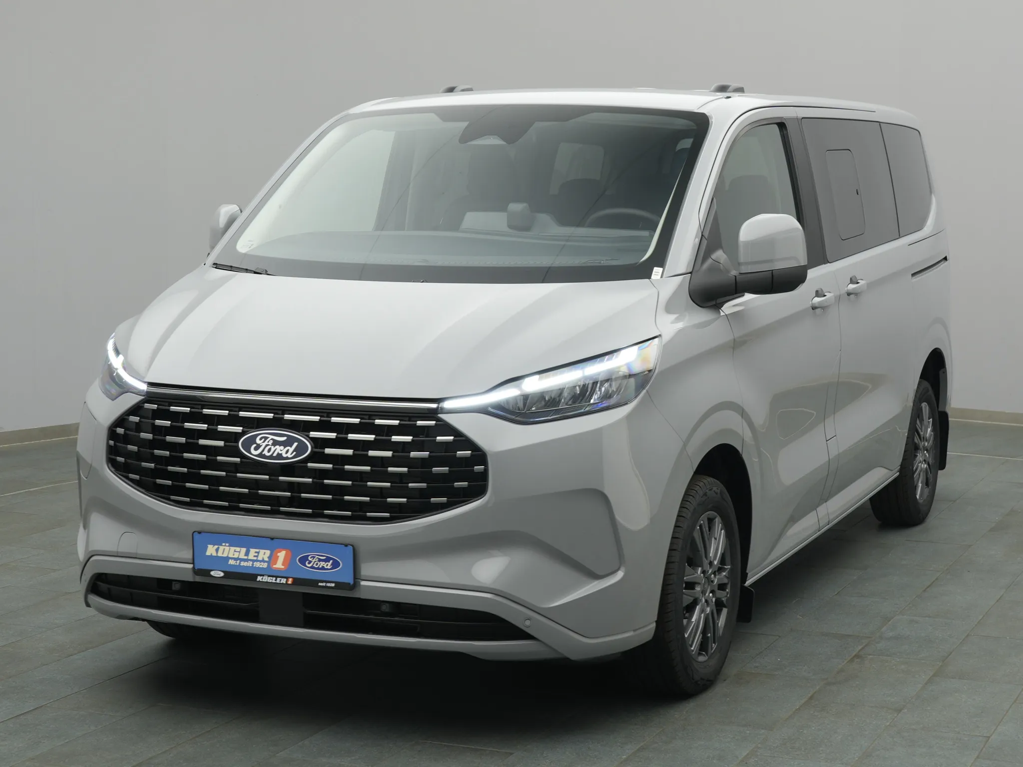 Ford Tourneo Custom PHEV 340 L1 Titanium / Navi Bild