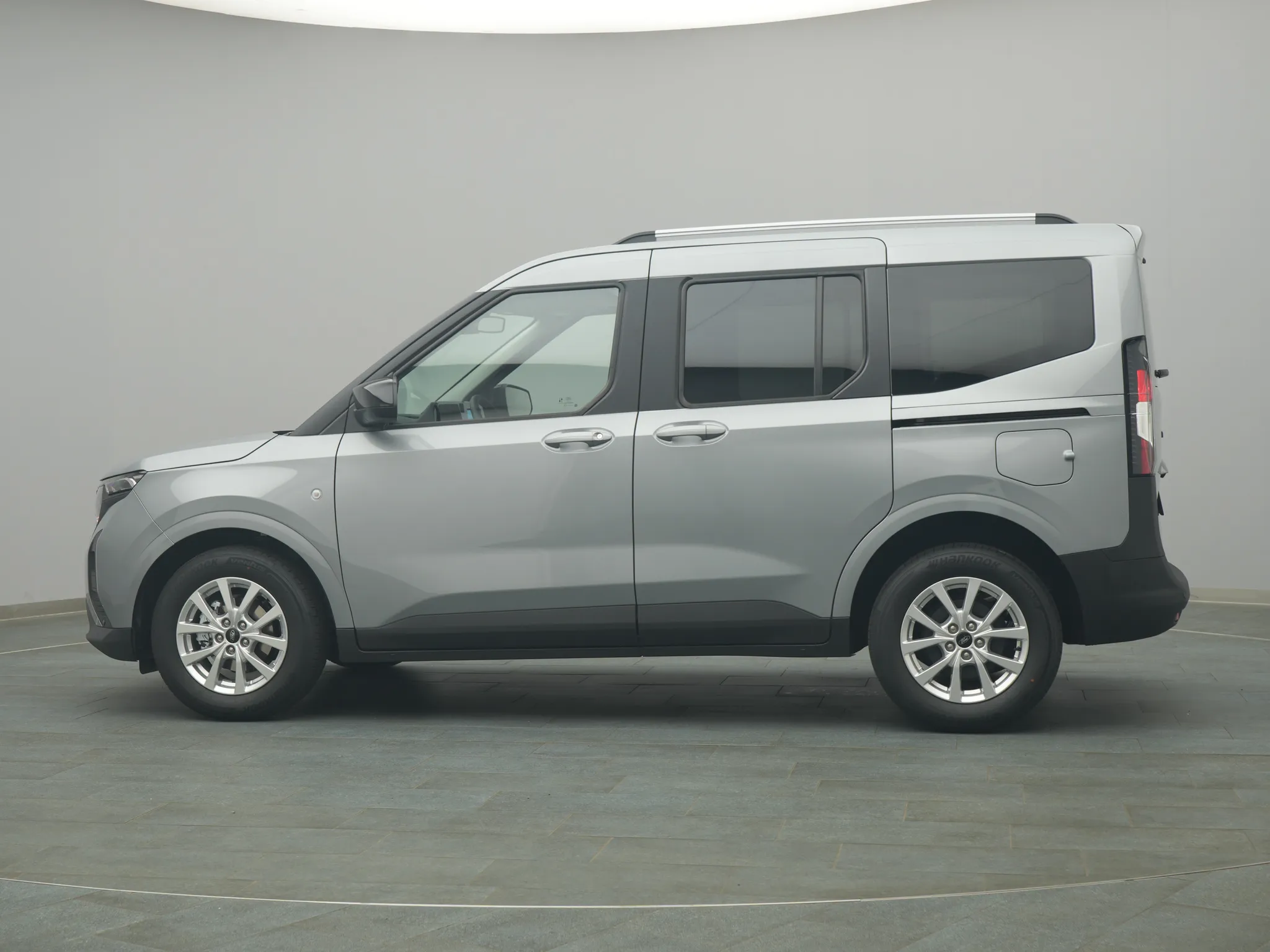 Ford Tourneo Courier Titanium – Bild 3