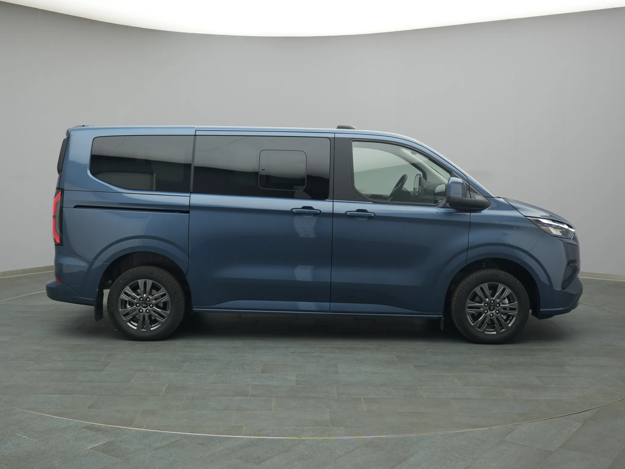 Ford E-Tourneo Custom – Bild 8