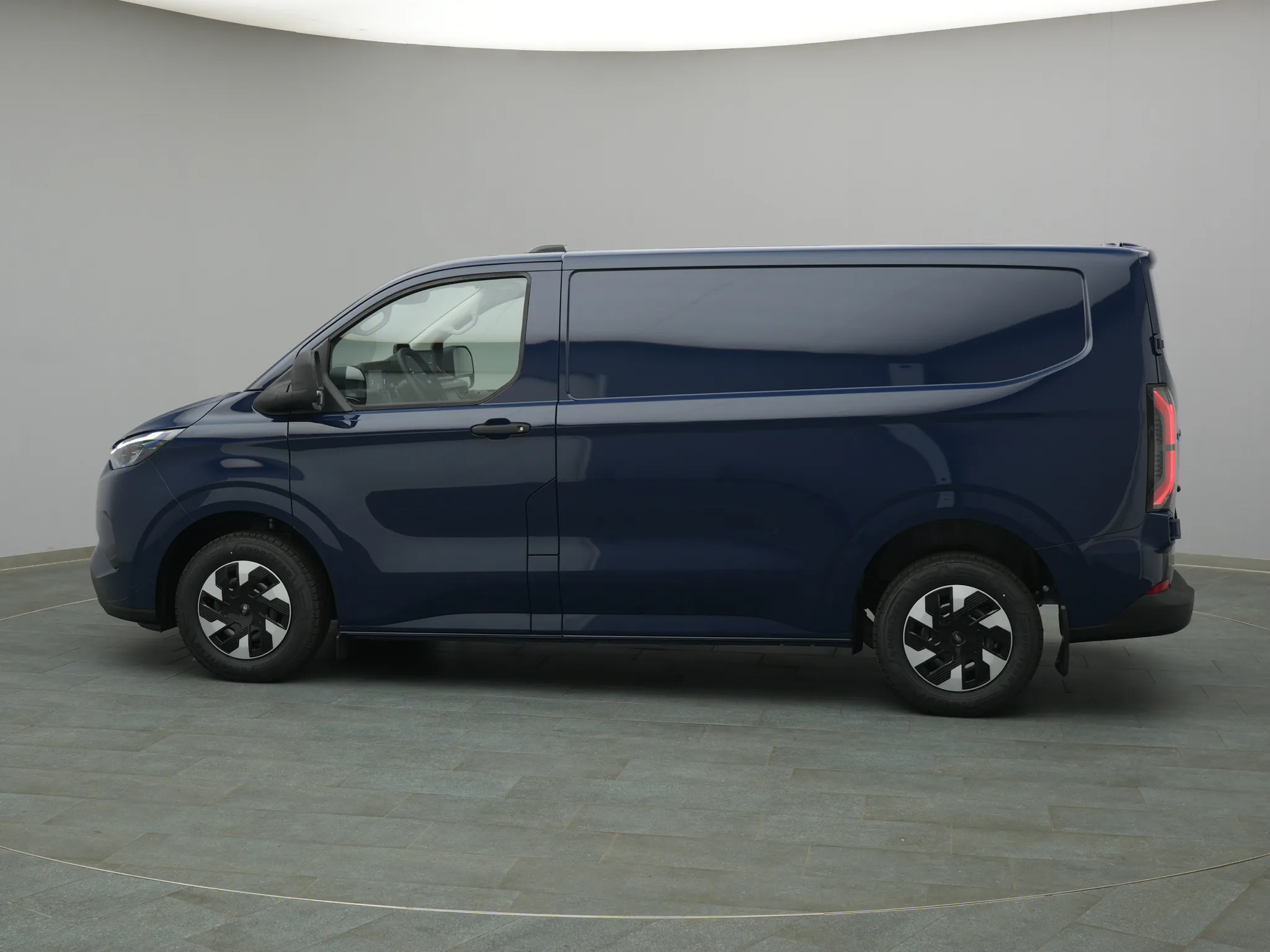Ford E-Transit Custom Kasten – Bild 3