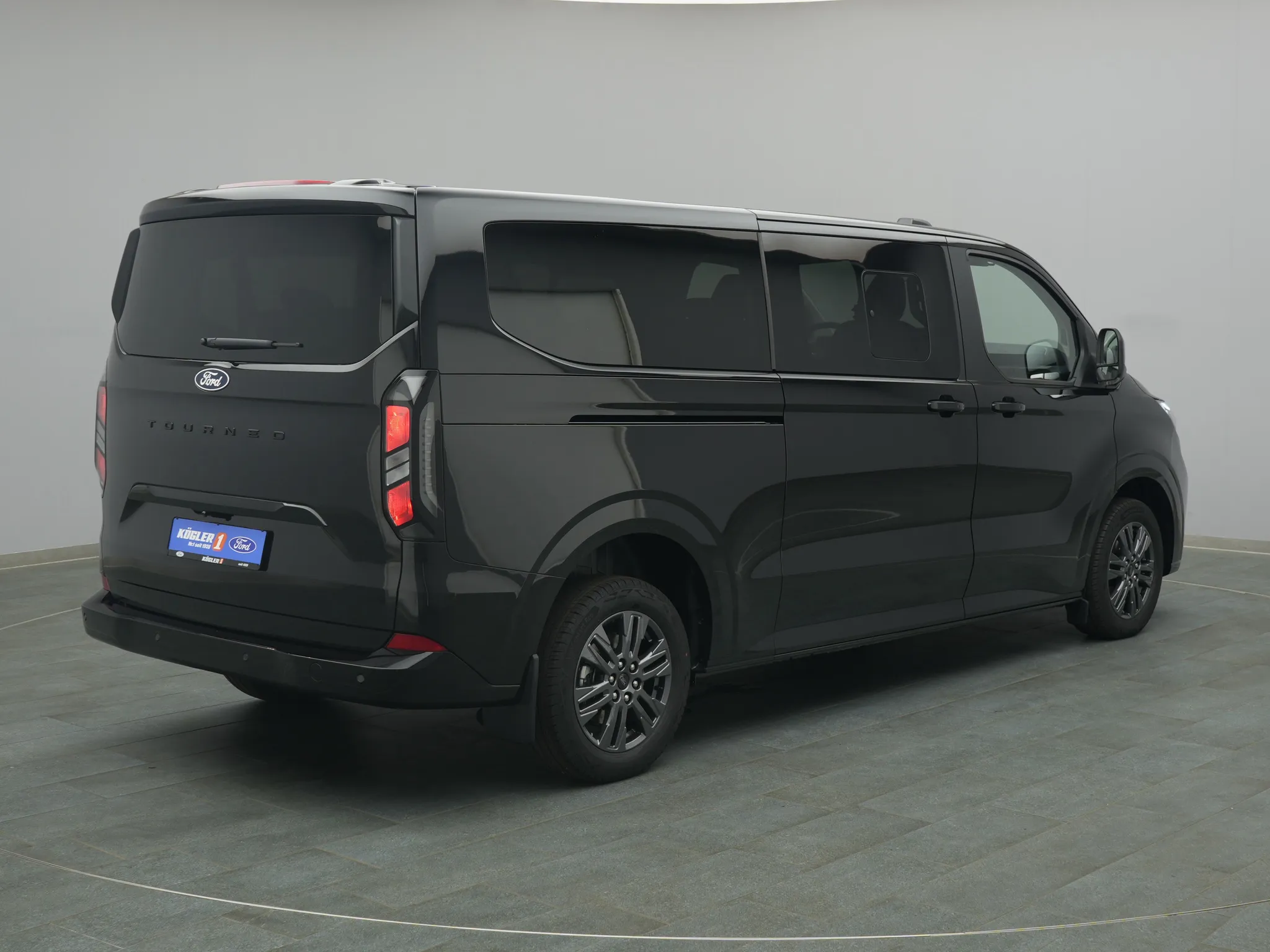 Ford Tourneo Custom – Bild 4