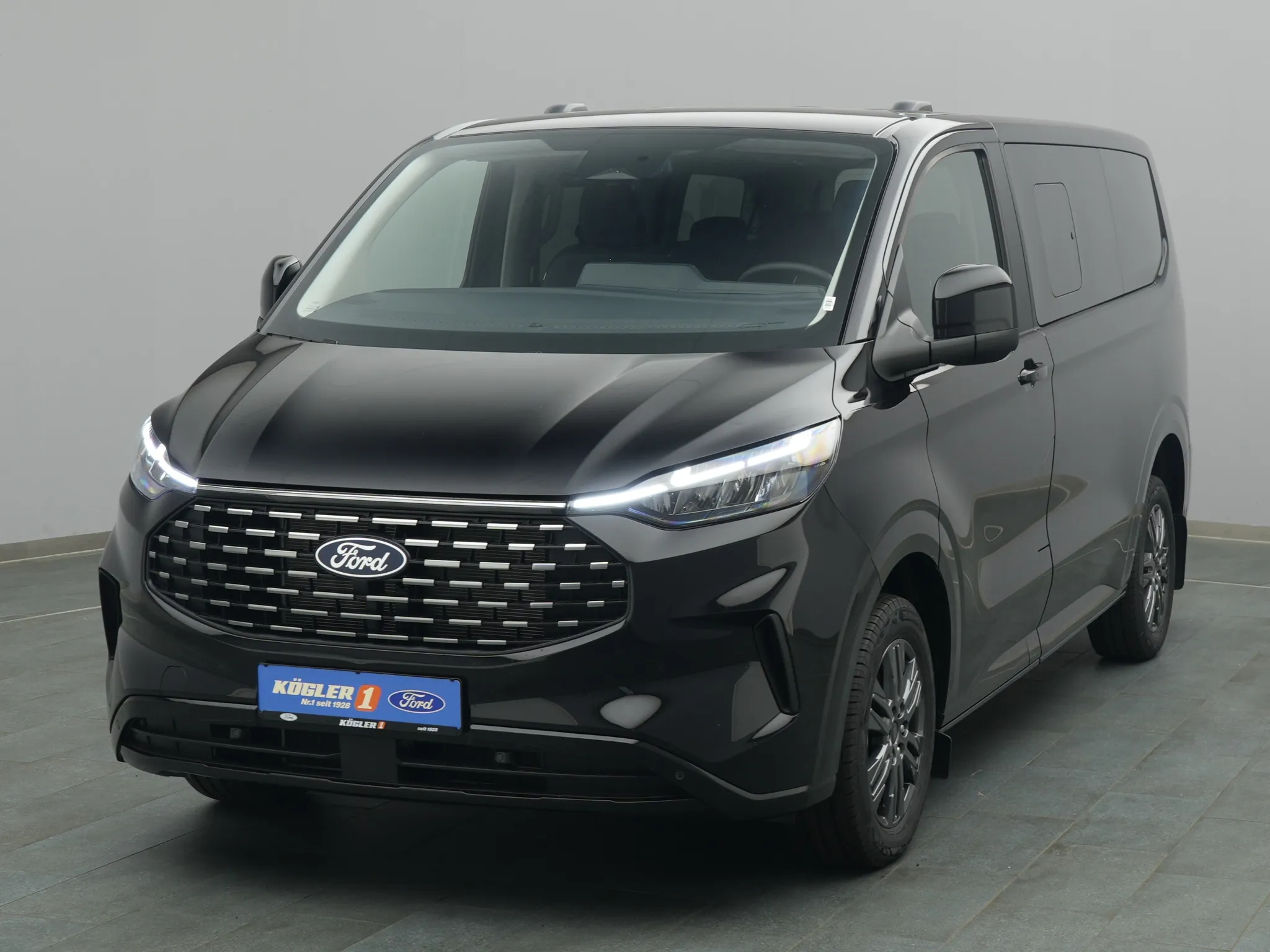Ford Tourneo Custom 320 L1 Titanium 170PS Automatik Bild