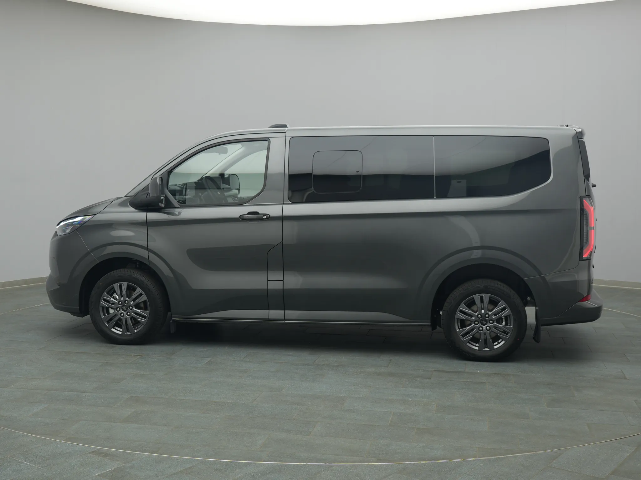 Ford E-Tourneo Custom – Bild 3