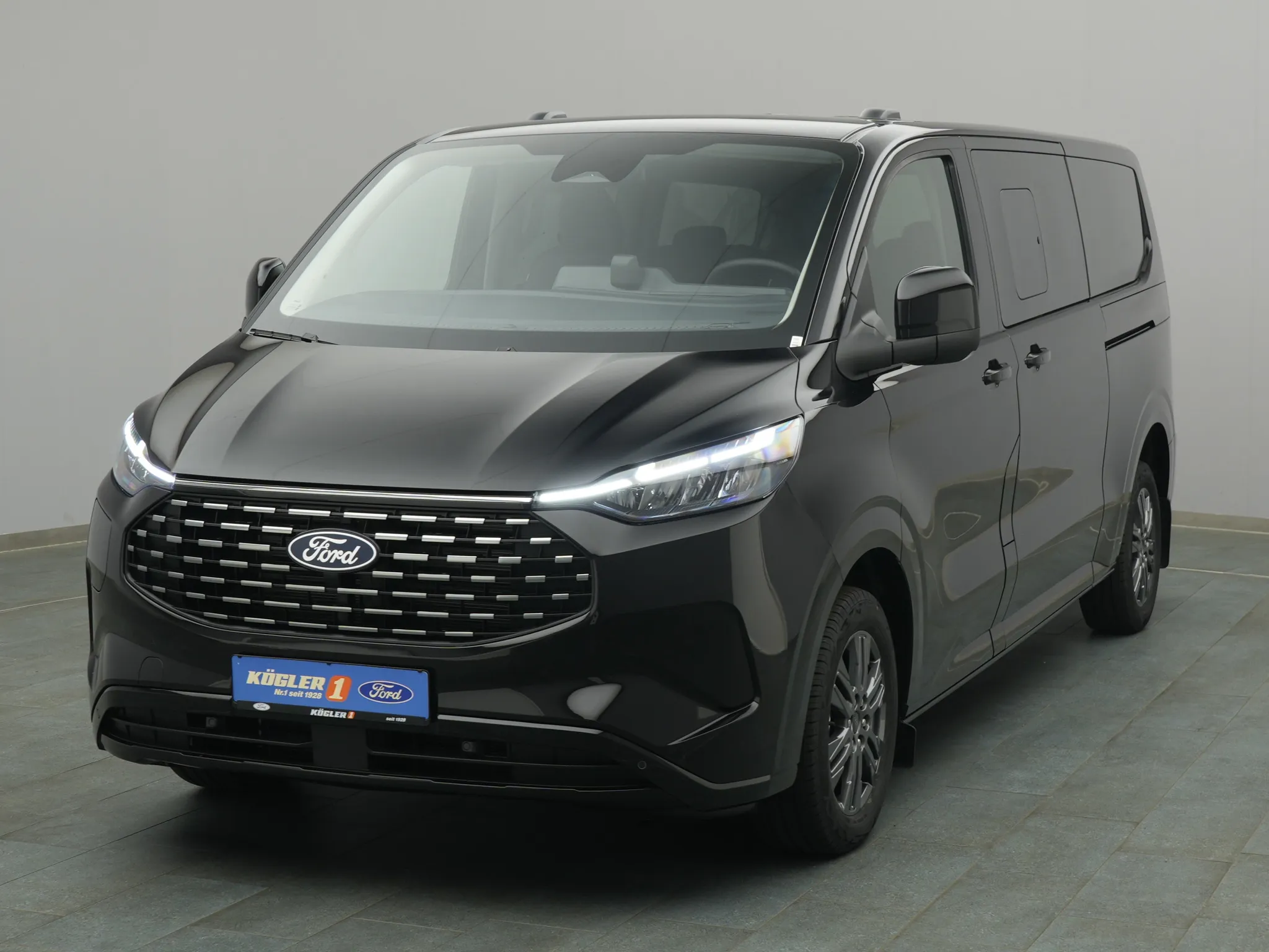 Ford Tourneo Custom PHEV 340 L2 Titanium / Navi Bild