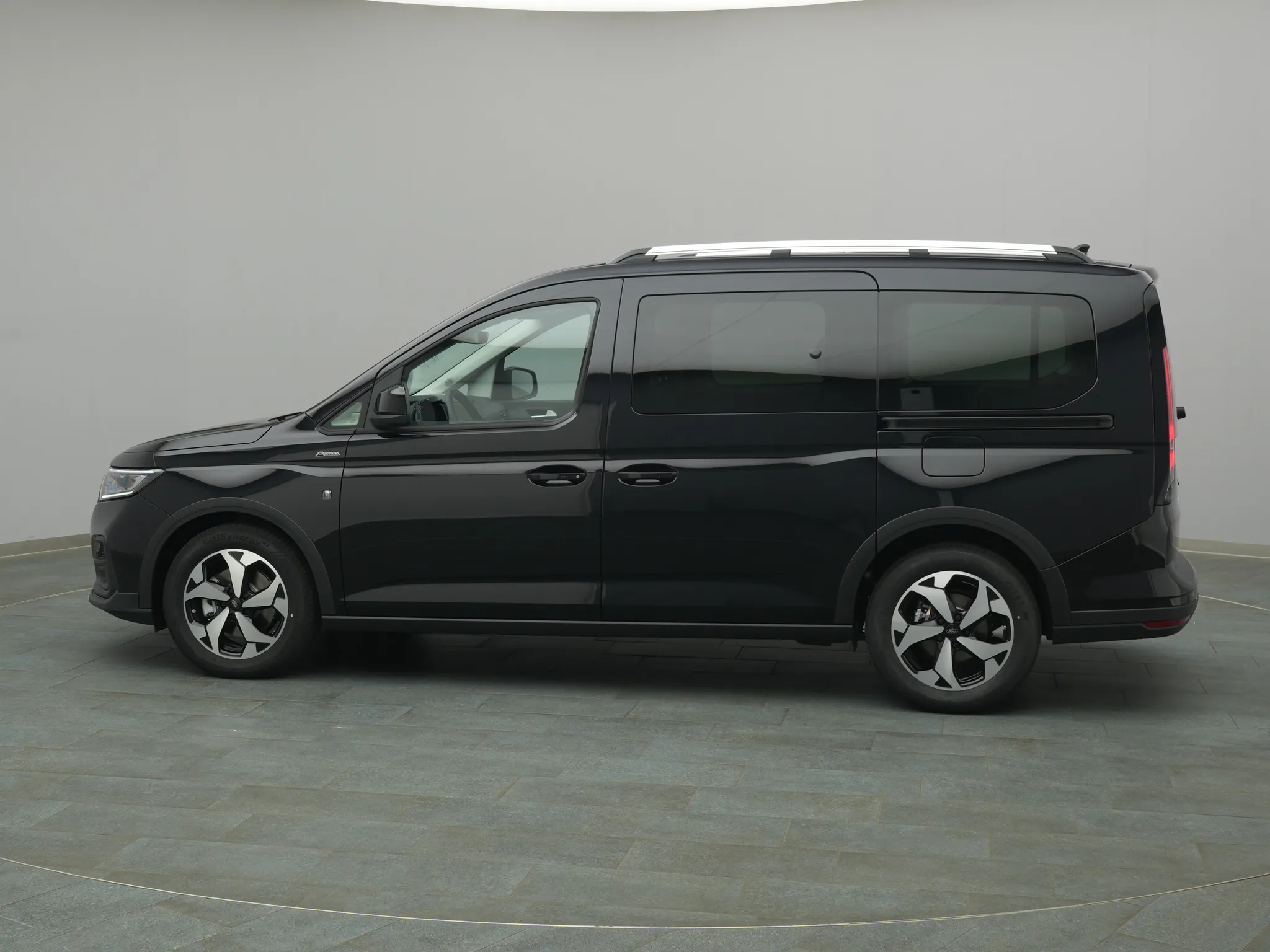 Ford Grand Tourneo – Bild 3
