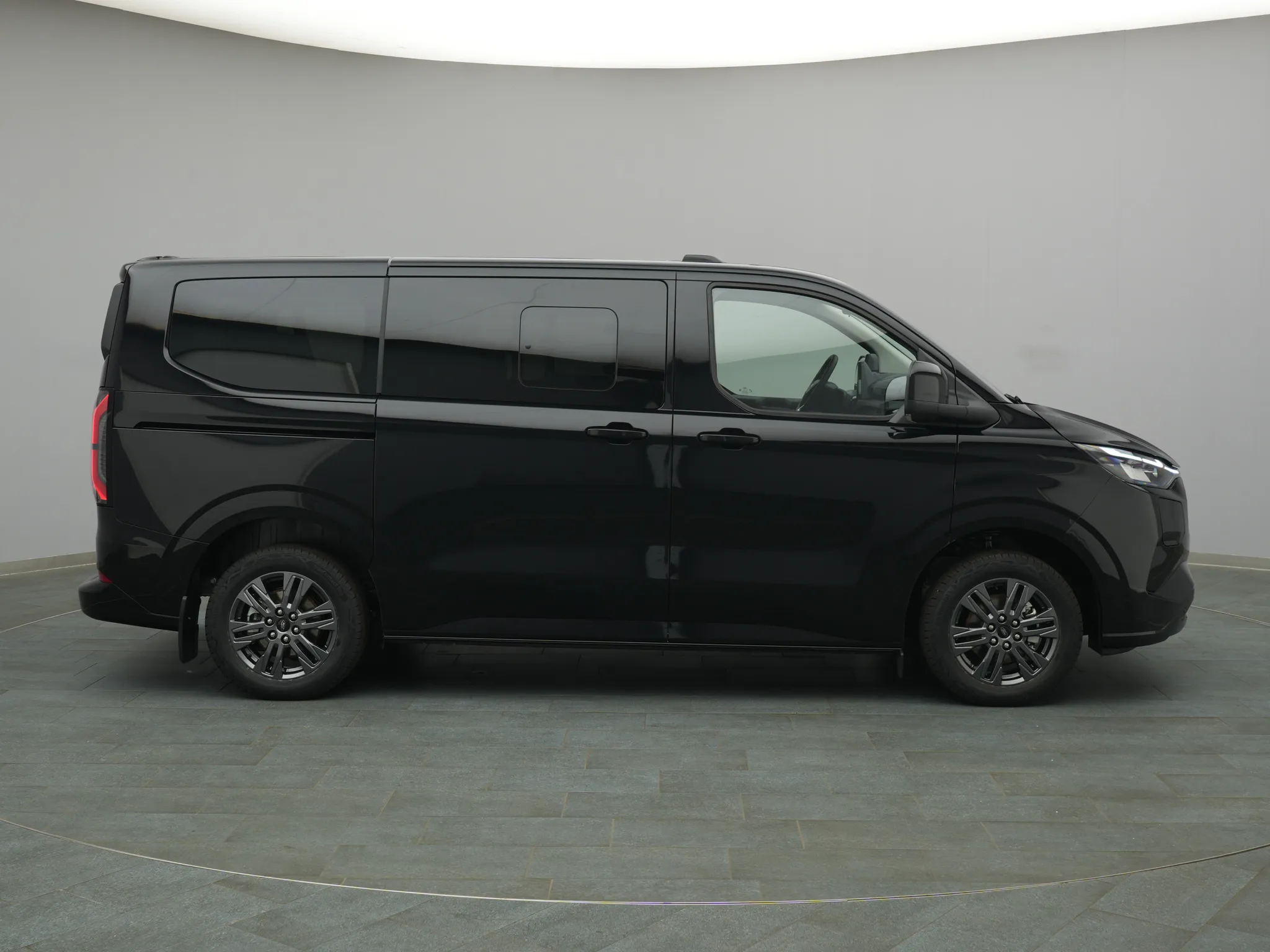Ford E-Tourneo Custom – Bild 8
