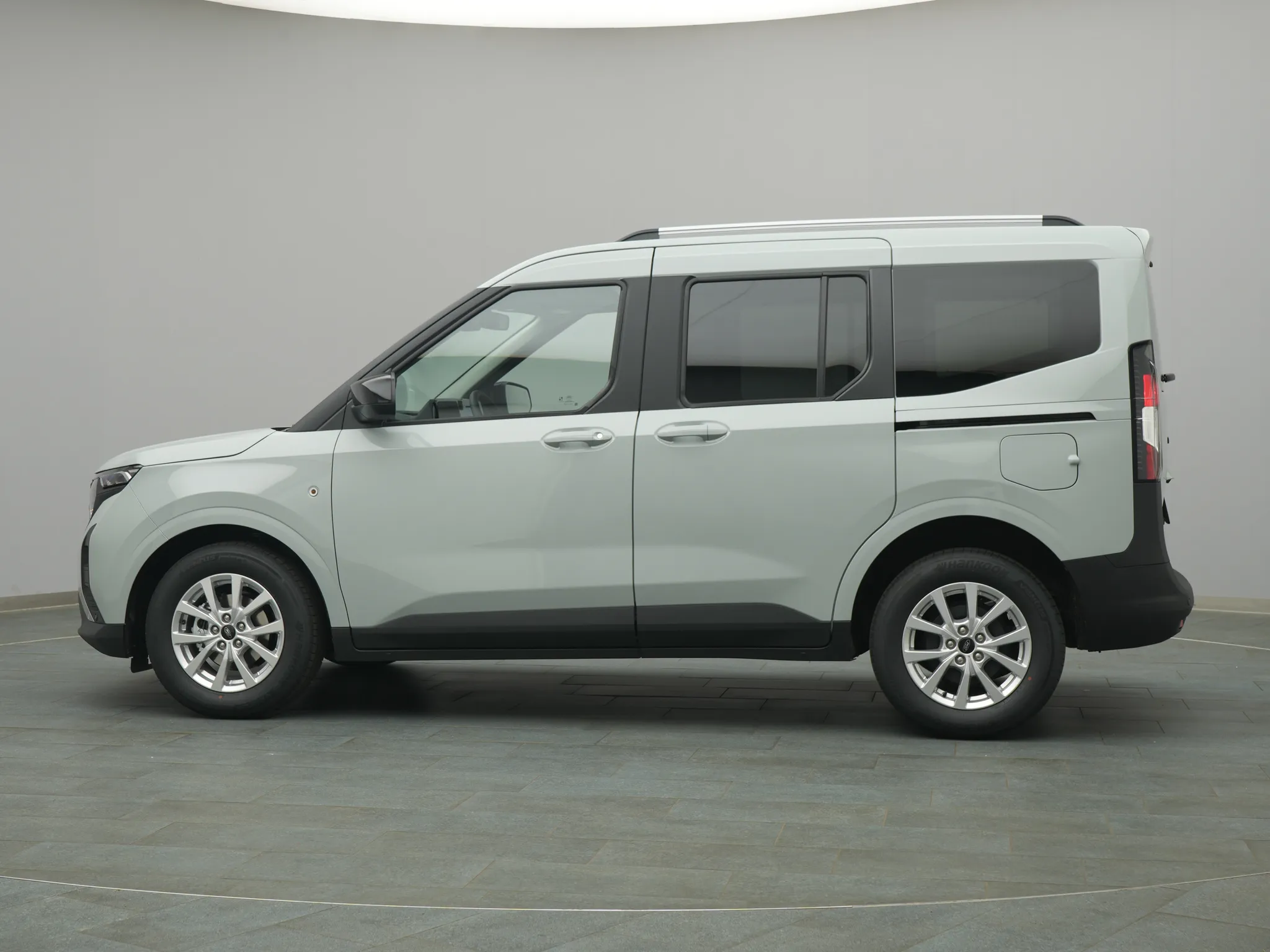 Ford Tourneo Courier Titanium – Bild 3