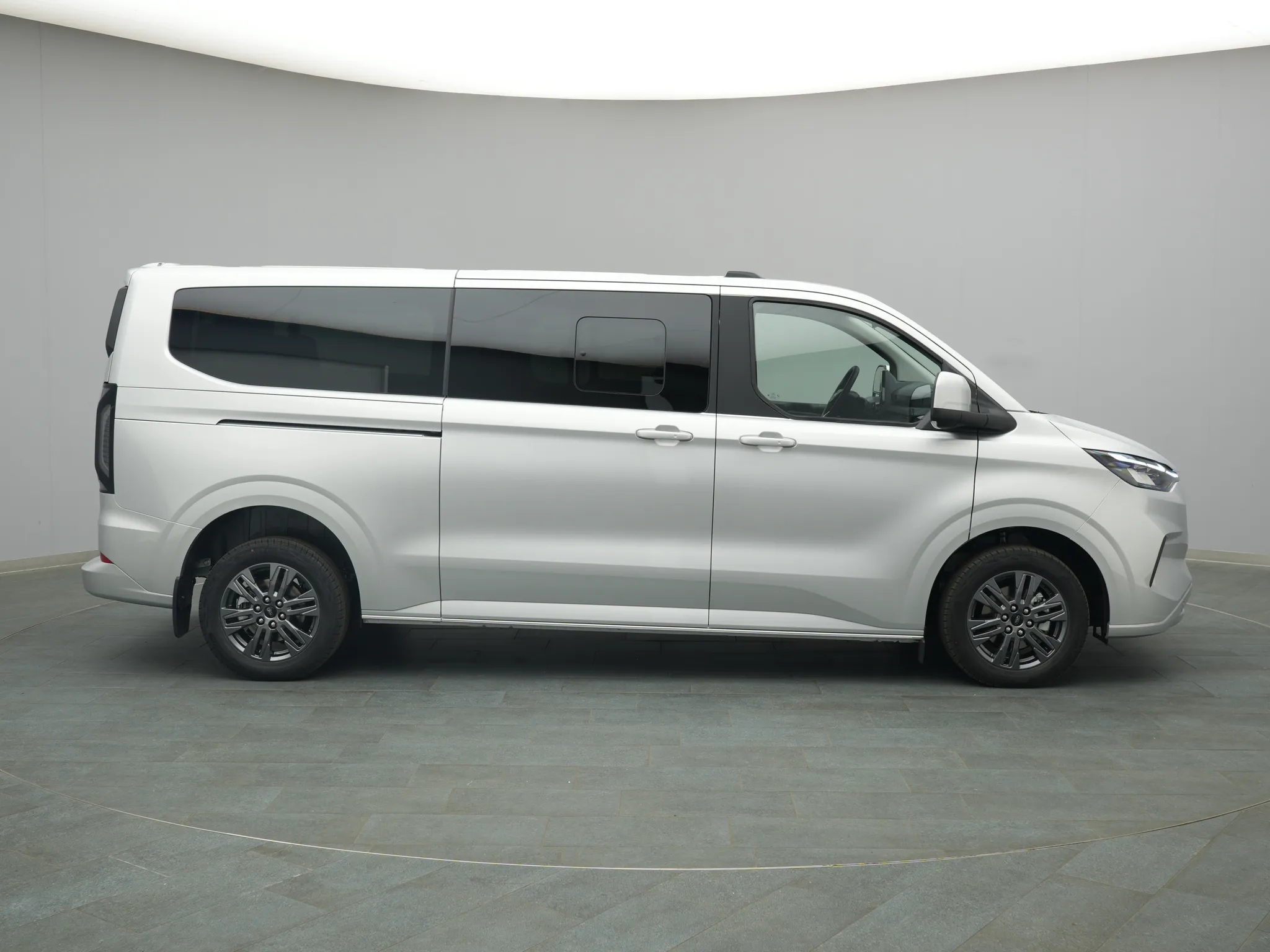 Ford Tourneo Custom – Bild 8