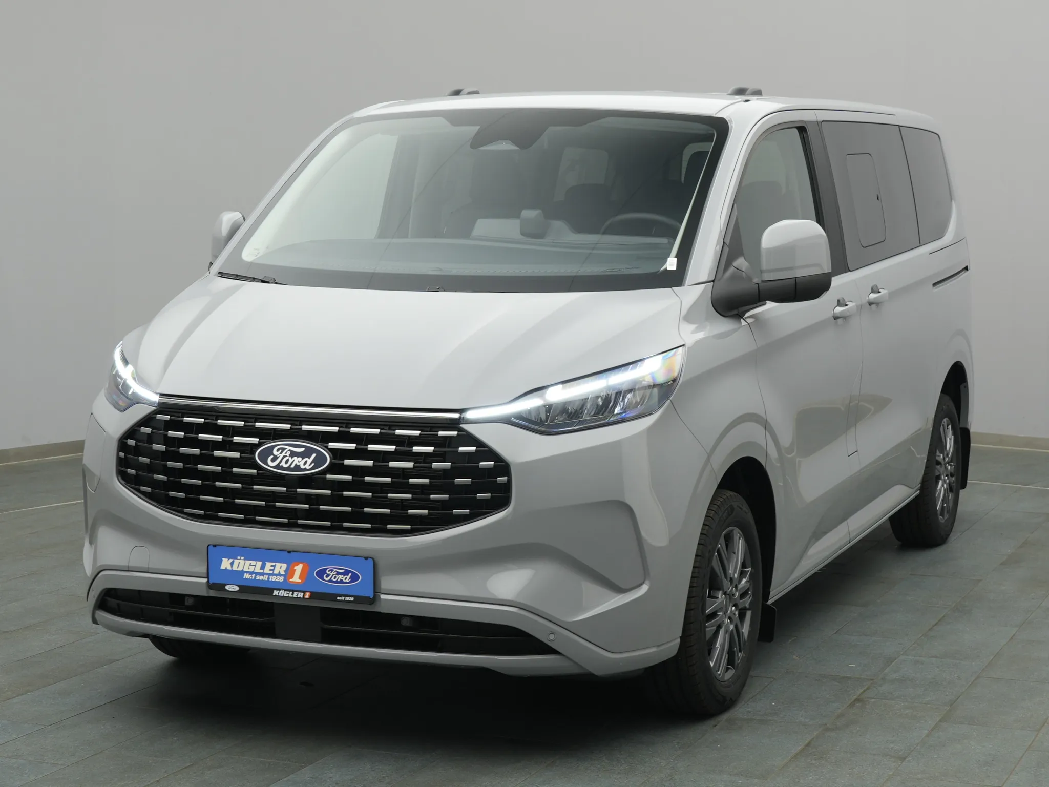 Ford Tourneo Custom PHEV 340 L1 Titanium / Navi Bild