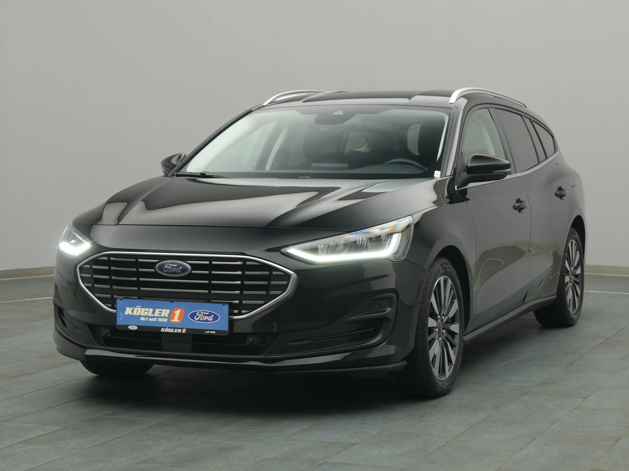 Ford Focus Titanium Turnier  125PS Automatik  / Winter-Paket Bild