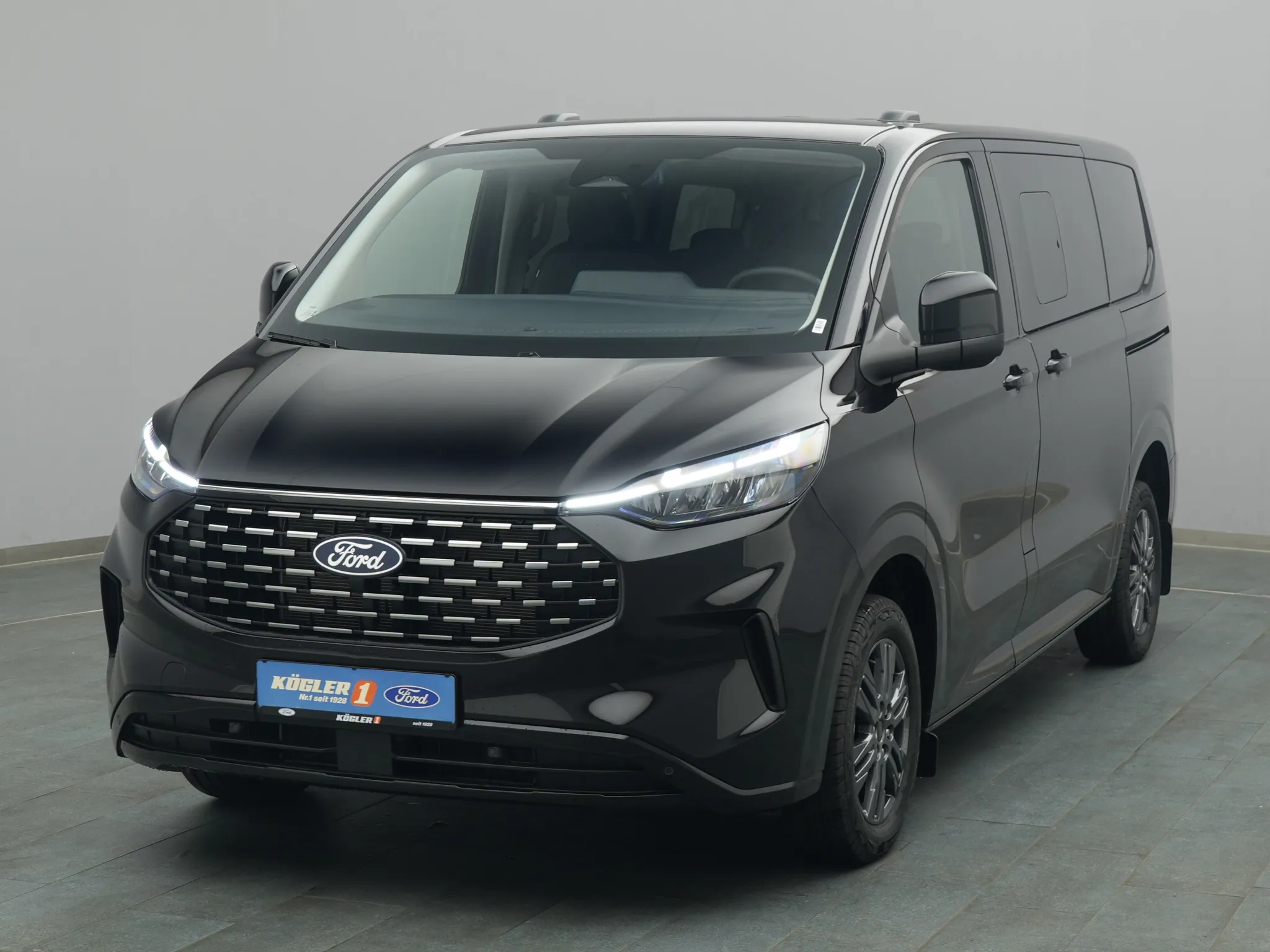 Ford Tourneo Custom 320 L1 Titanium 136PS / Navi Bild