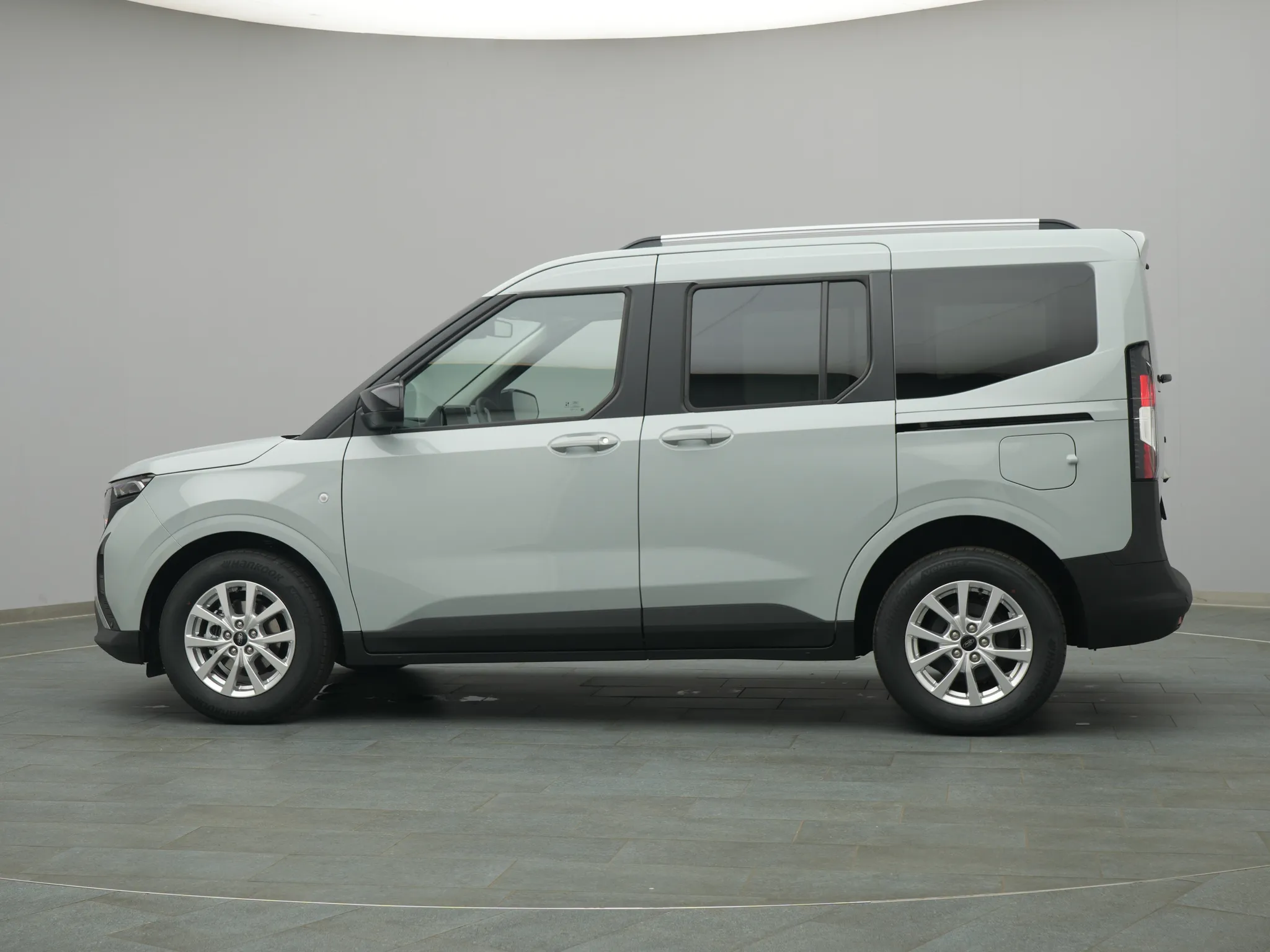 Ford Tourneo Courier Titanium – Bild 3