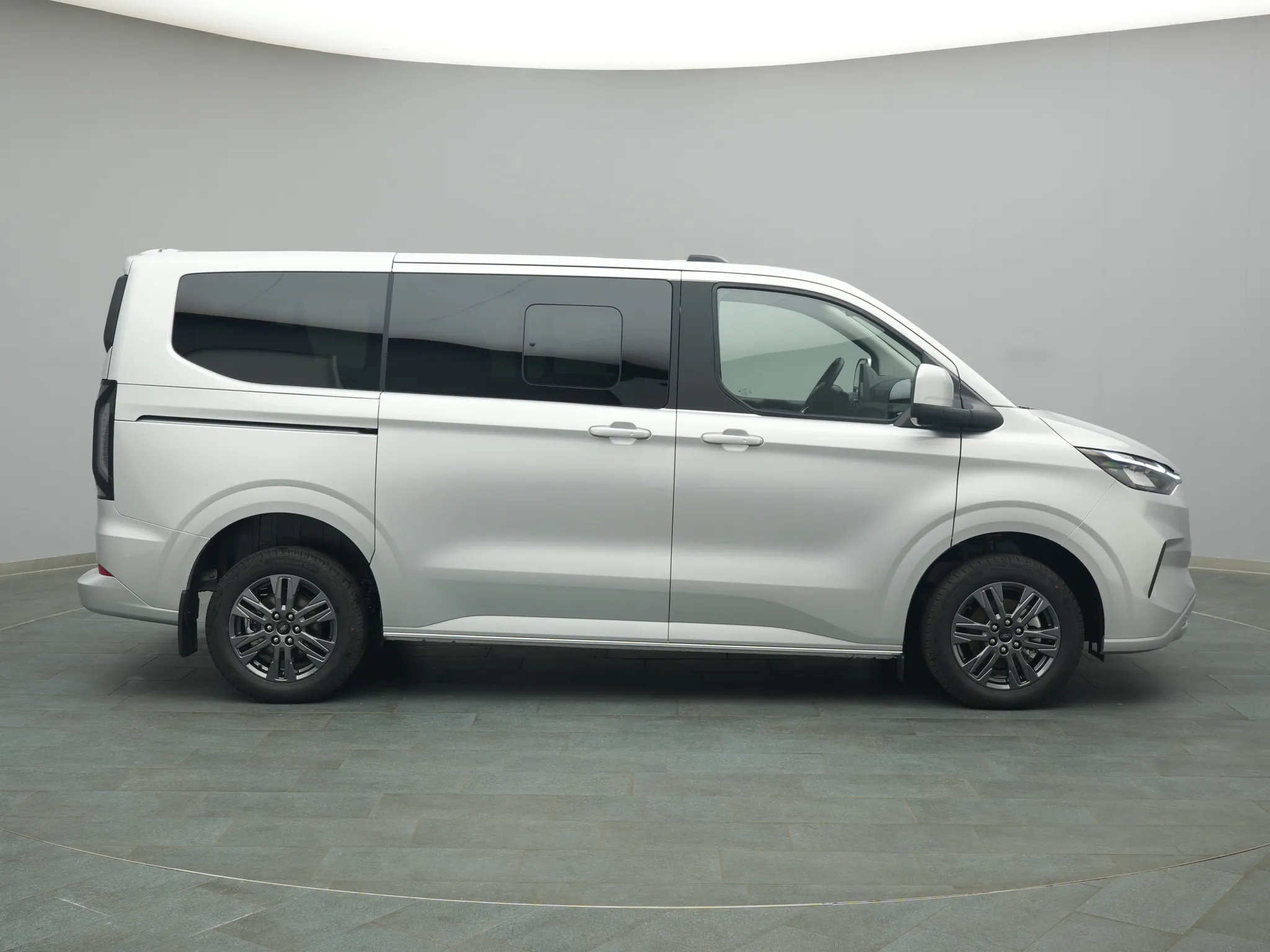 Ford Tourneo Custom – Bild 8
