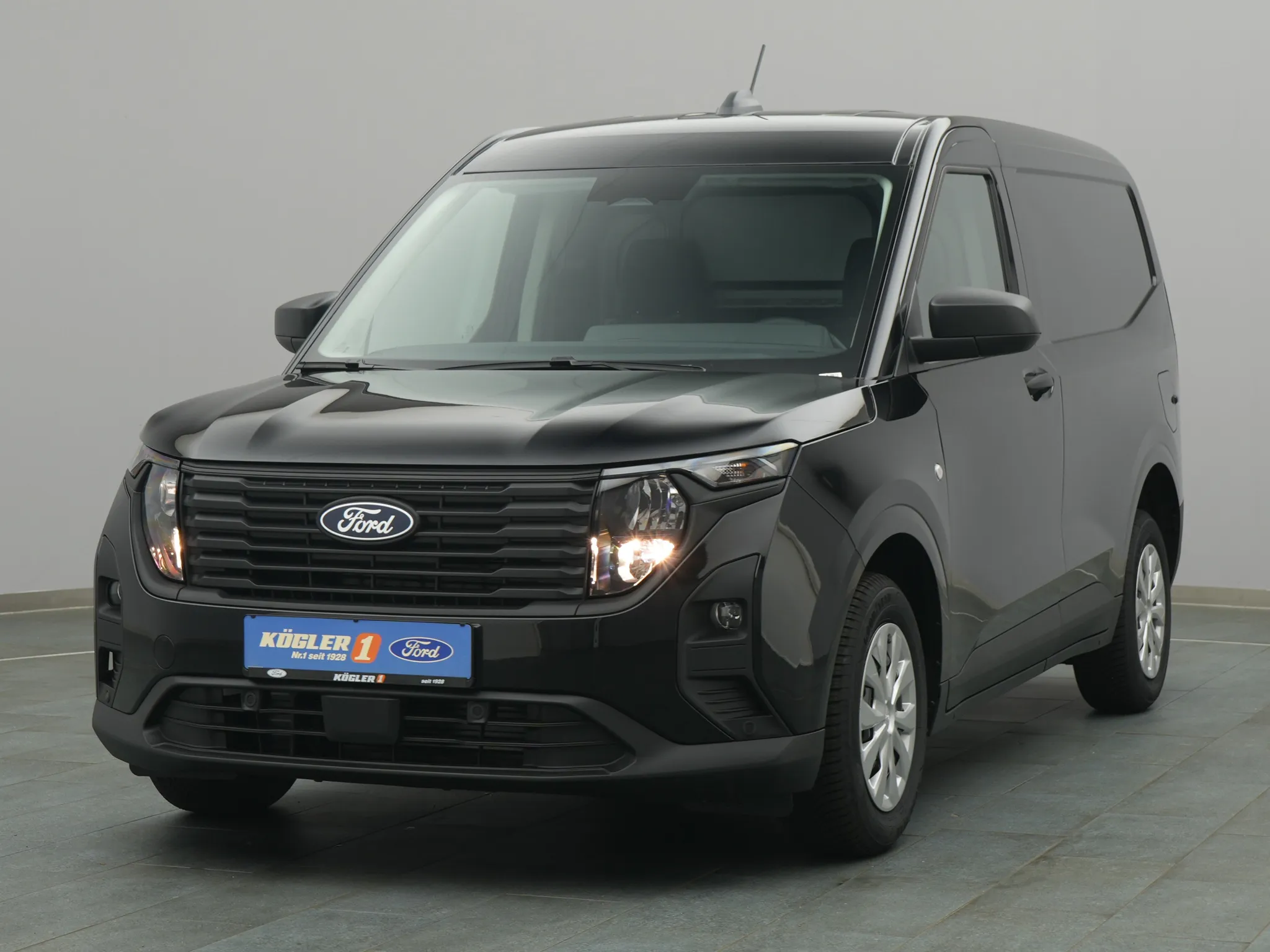 Ford Transit Courier Kasten Trend 100PS / PDC Bild