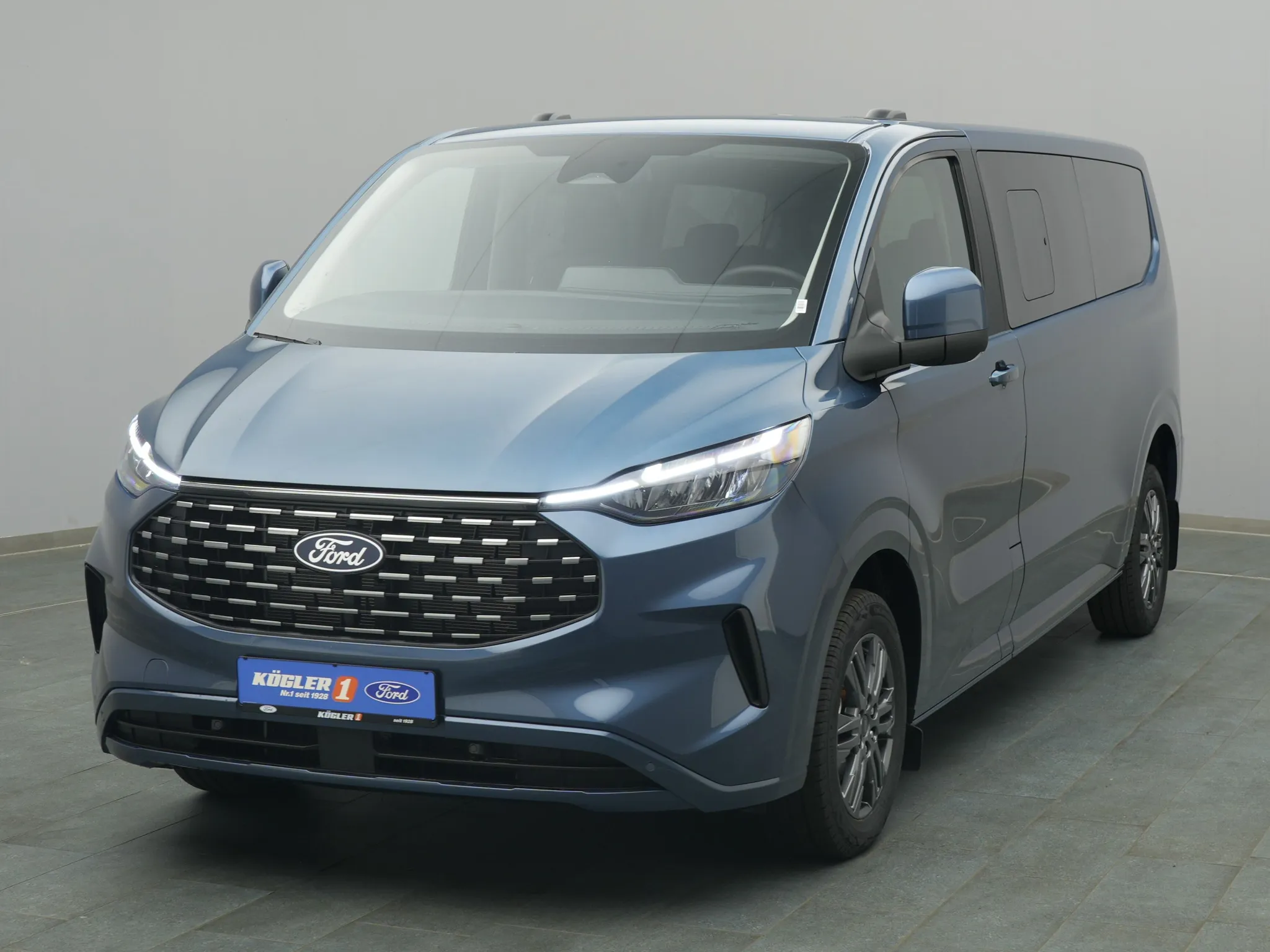 Ford Tourneo Custom 320 L2 Titanium 170PS Automatik Bild