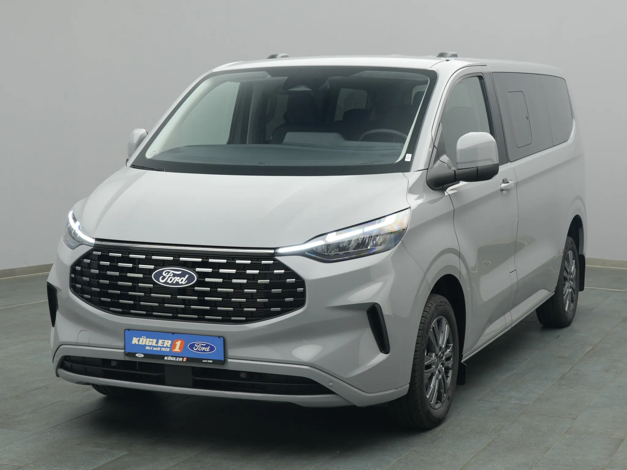 Ford Tourneo Custom 320 L1 Titanium Automatik 4x4 Bild
