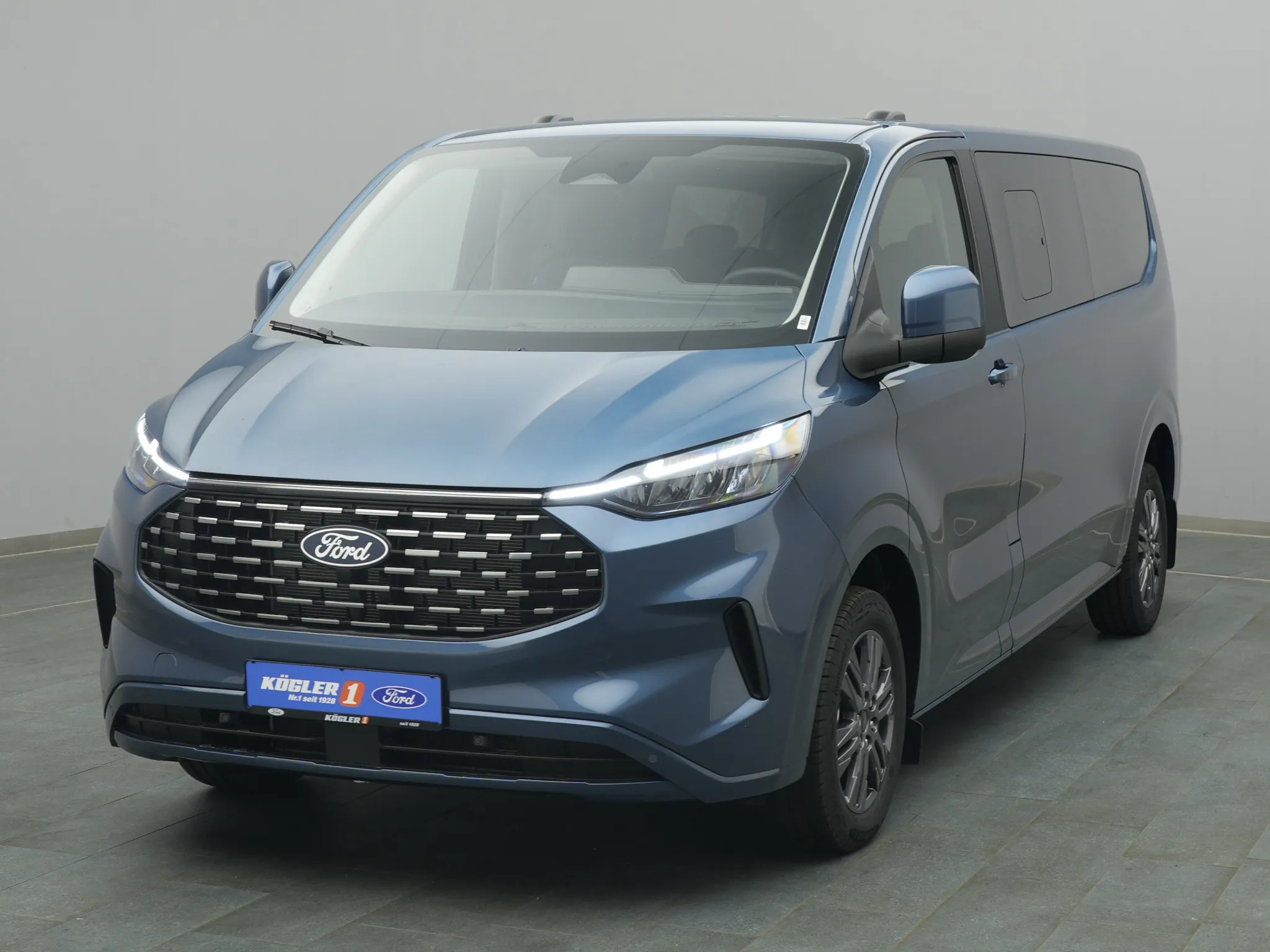 Ford Tourneo Custom 320 L2 Titanium 150PS / Navi Bild