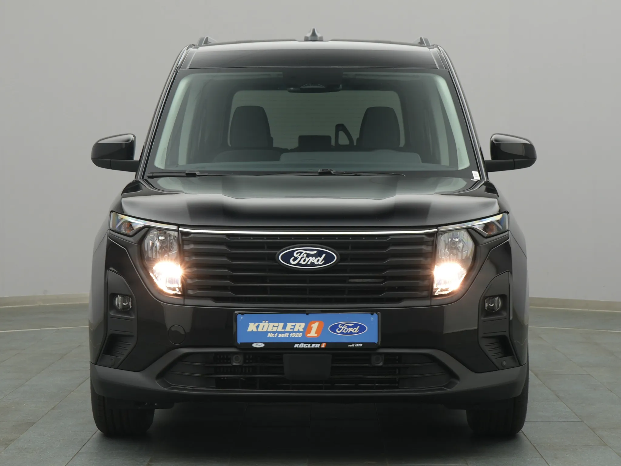 Ford Tourneo Courier Titanium – Bild 6