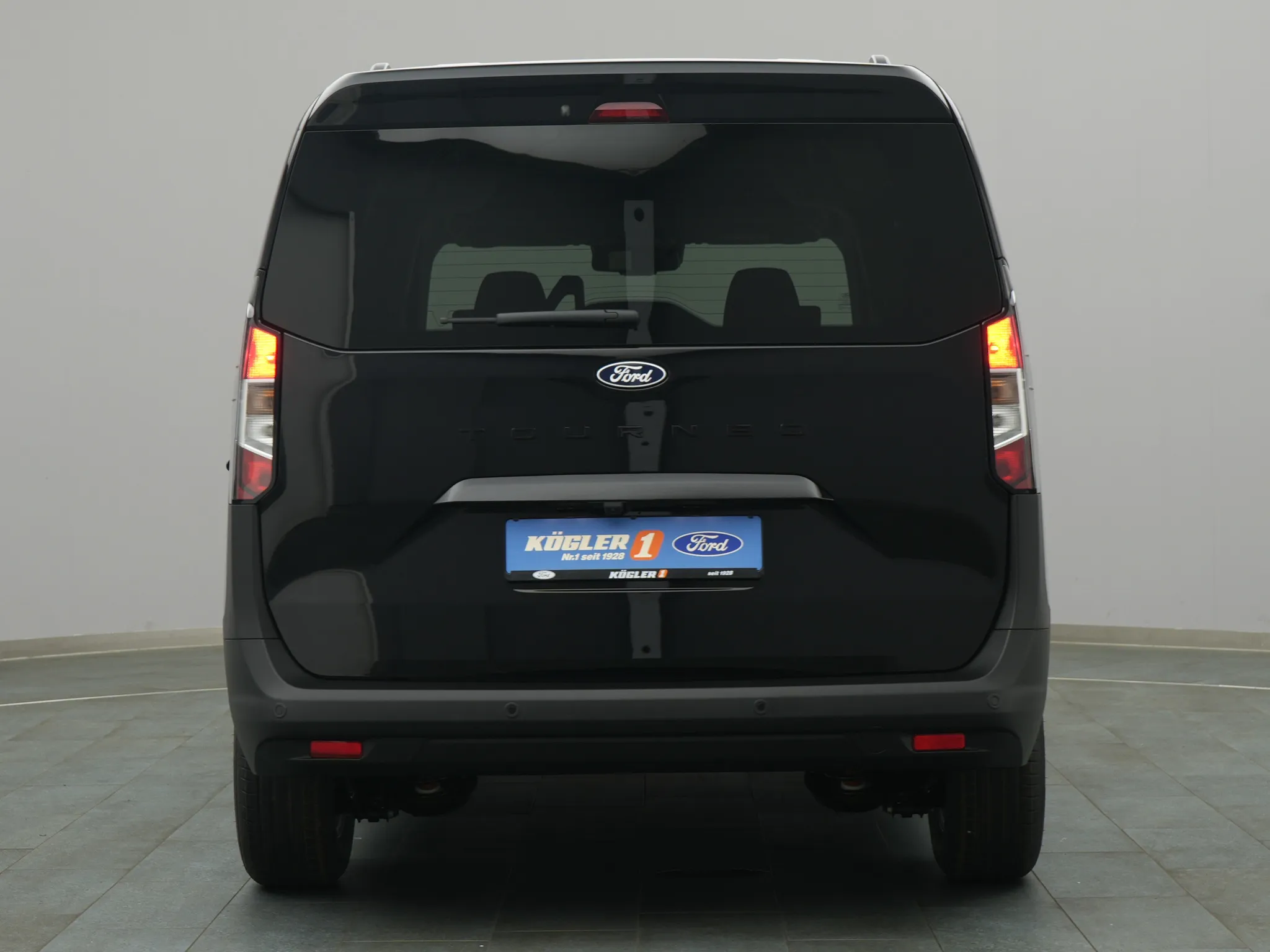 Ford Tourneo Courier Titanium – Bild 7