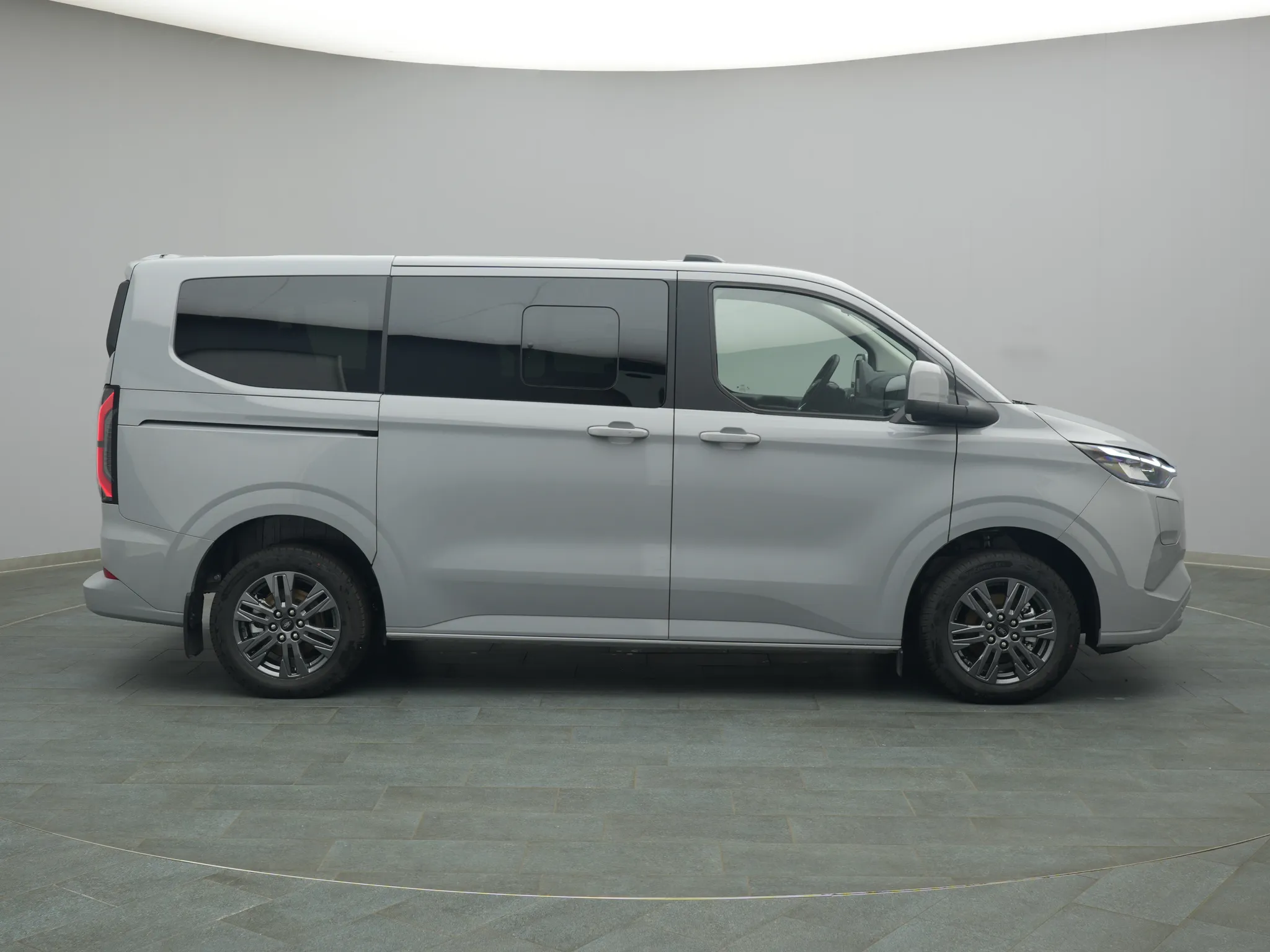 Ford E-Tourneo Custom – Bild 8