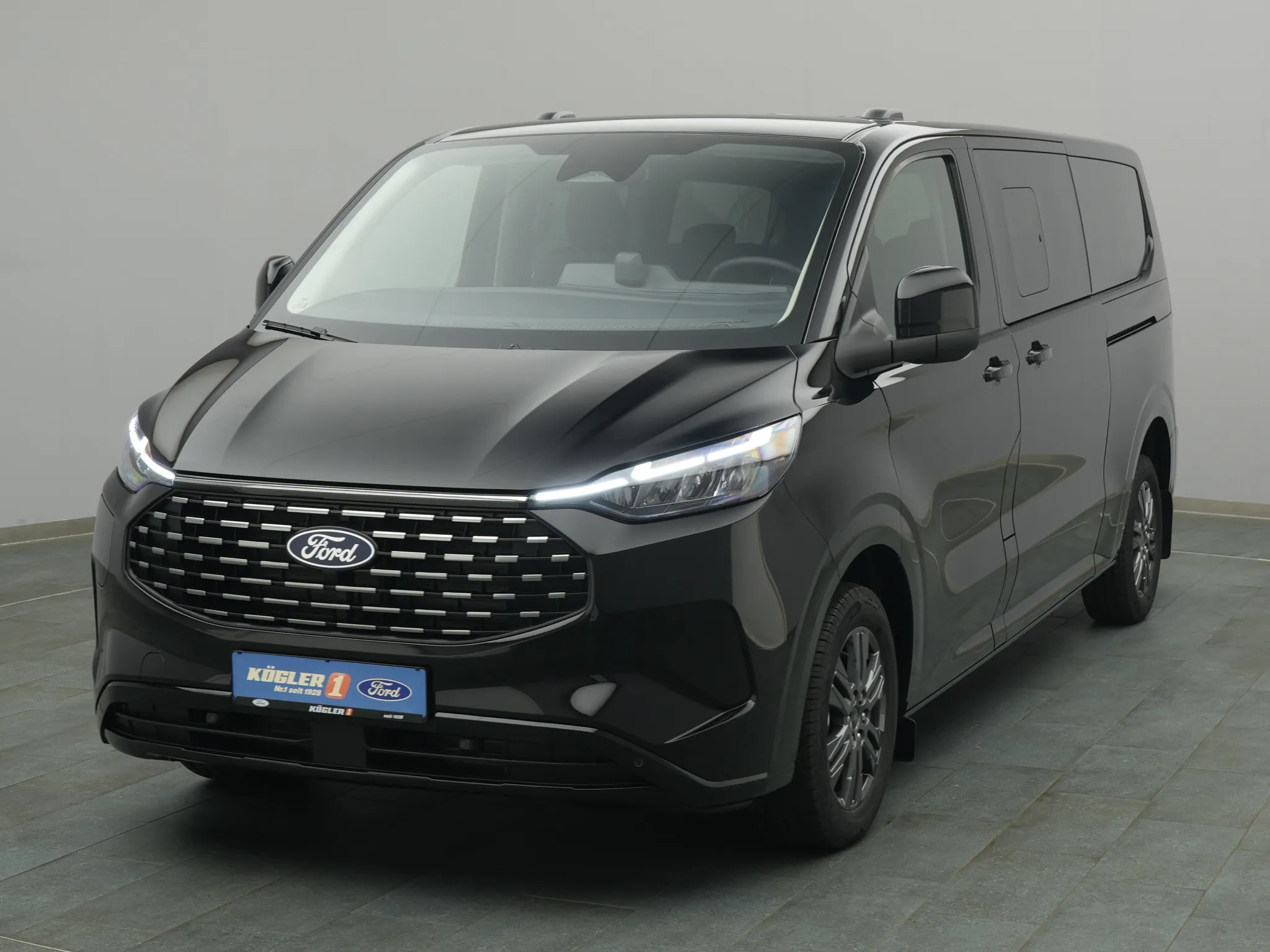 Ford Tourneo Custom PHEV 340 L2 Titanium / Navi Bild