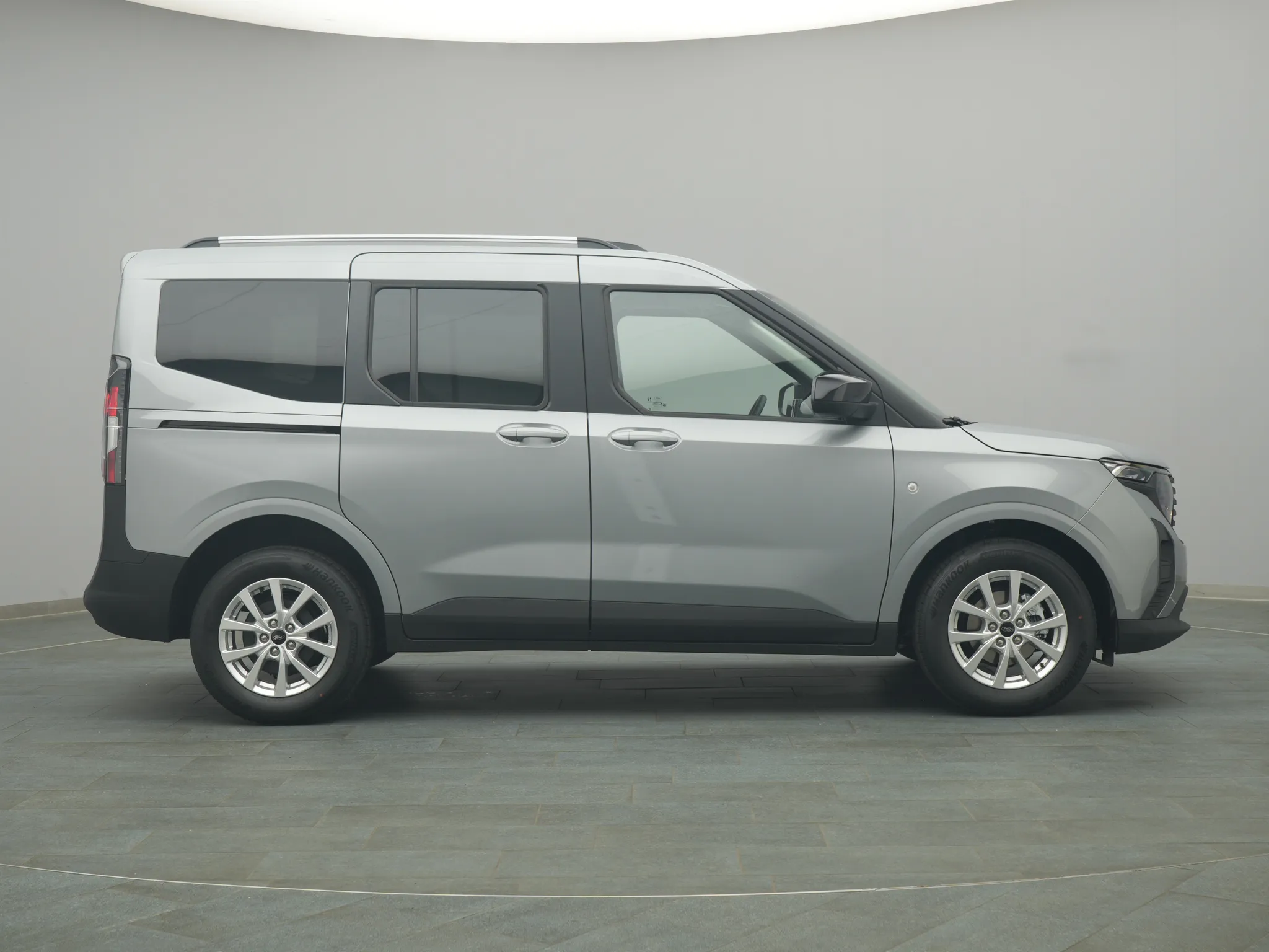 Ford Tourneo Courier Titanium – Bild 8