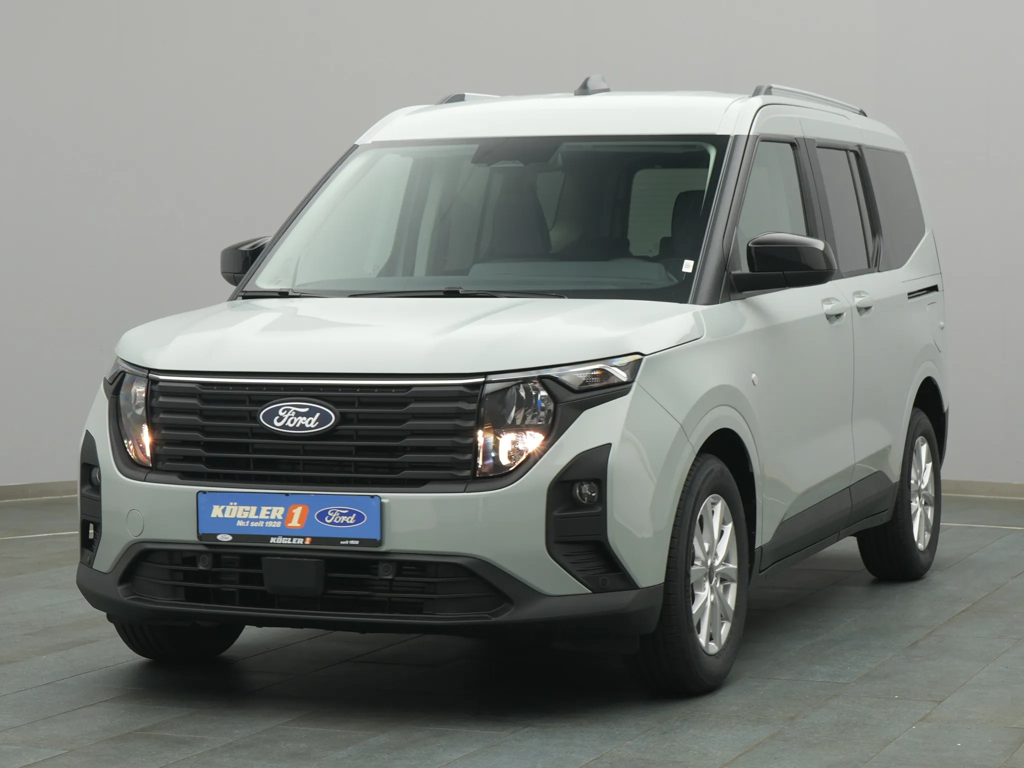 Ford Tourneo Courier Titanium 125PS Automatik / Navi Bild