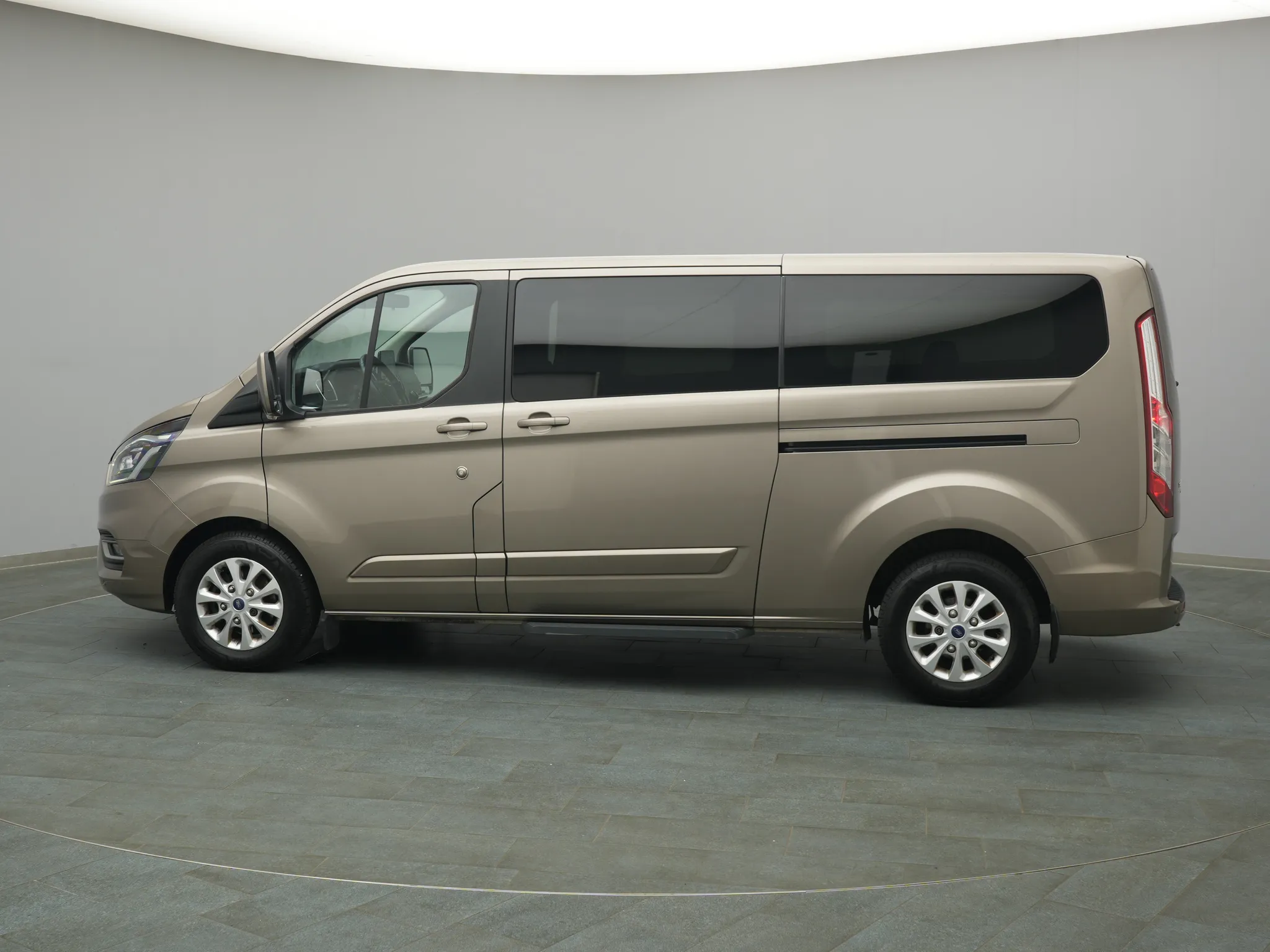Ford Tourneo Custom – Bild 3