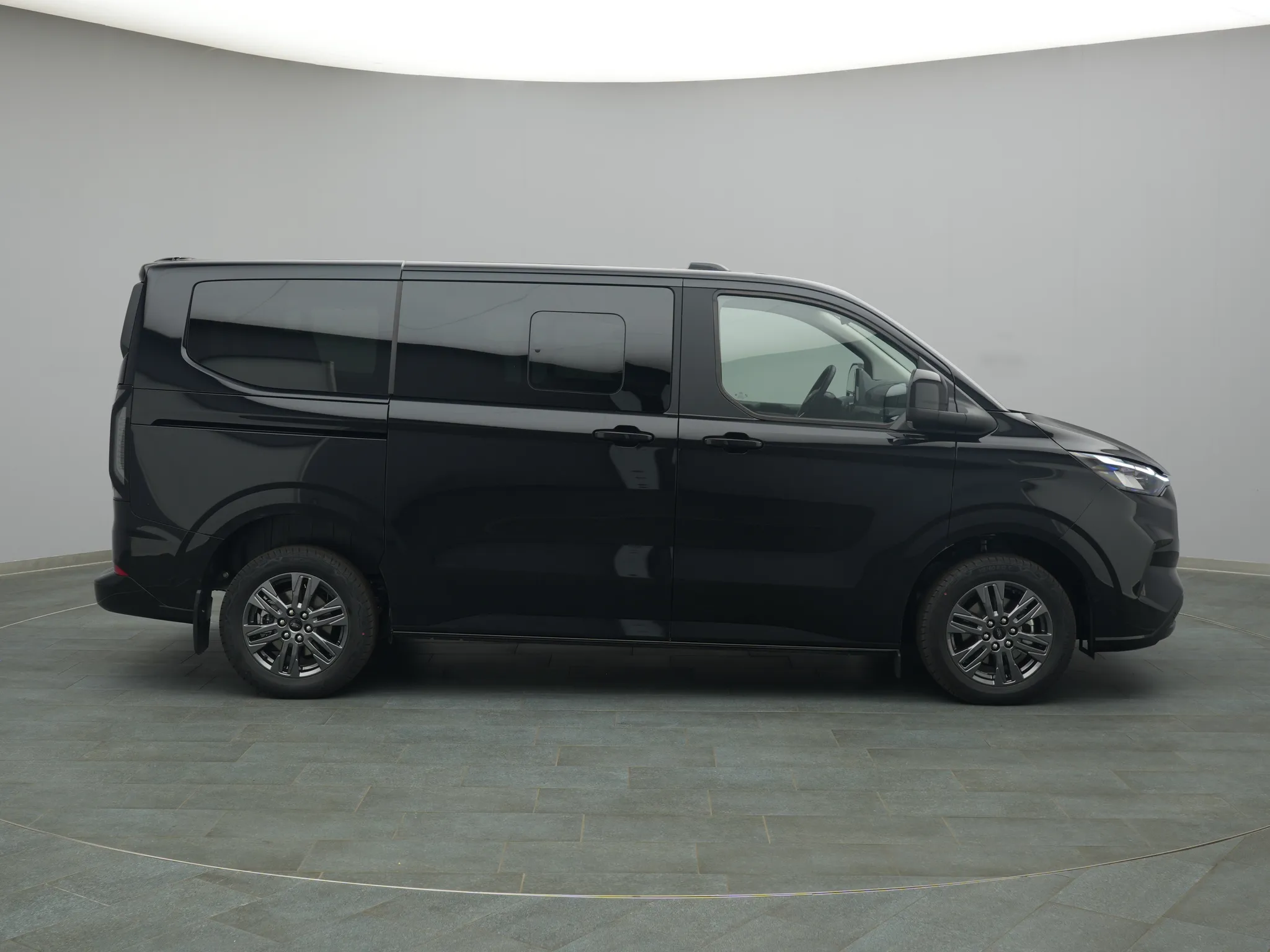 Ford Tourneo Custom – Bild 8
