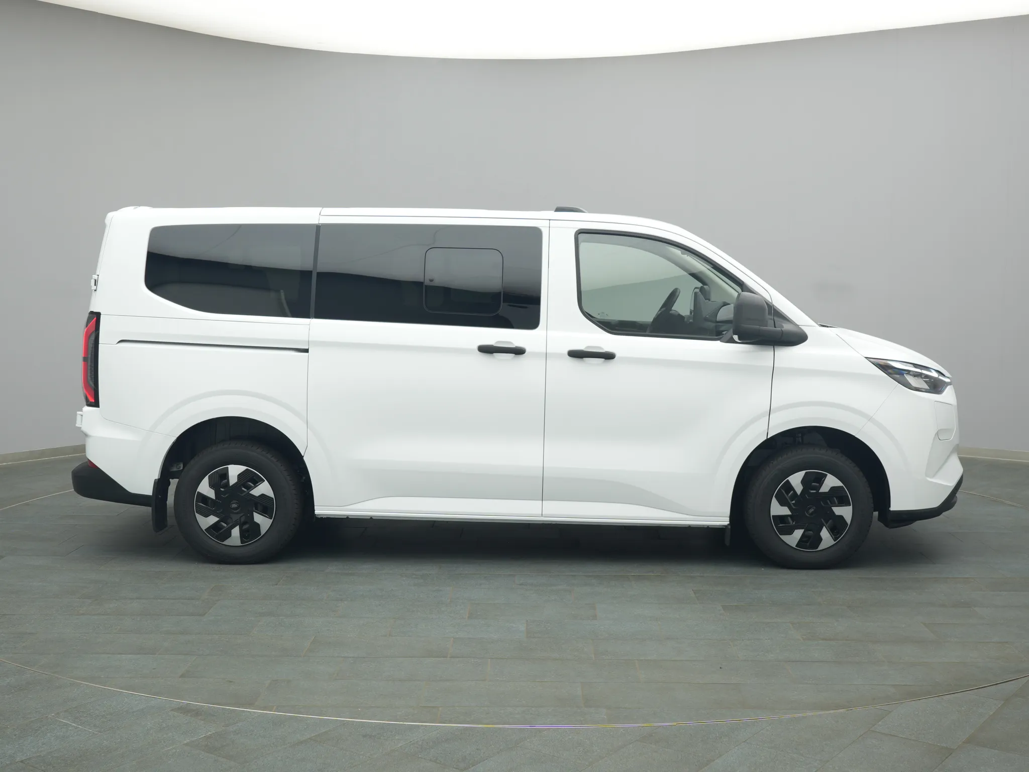 Ford E-Transit Custom Kombi – Bild 8