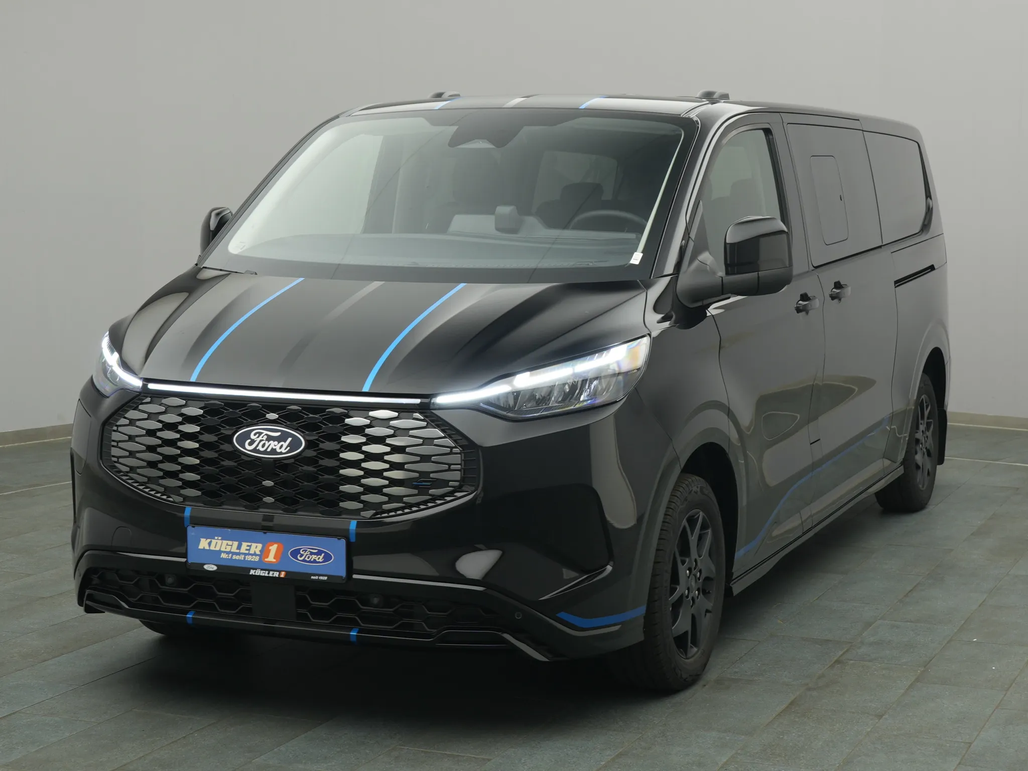 Ford E-Tourneo Custom 340 L2 Sport 218PS / Navi Bild