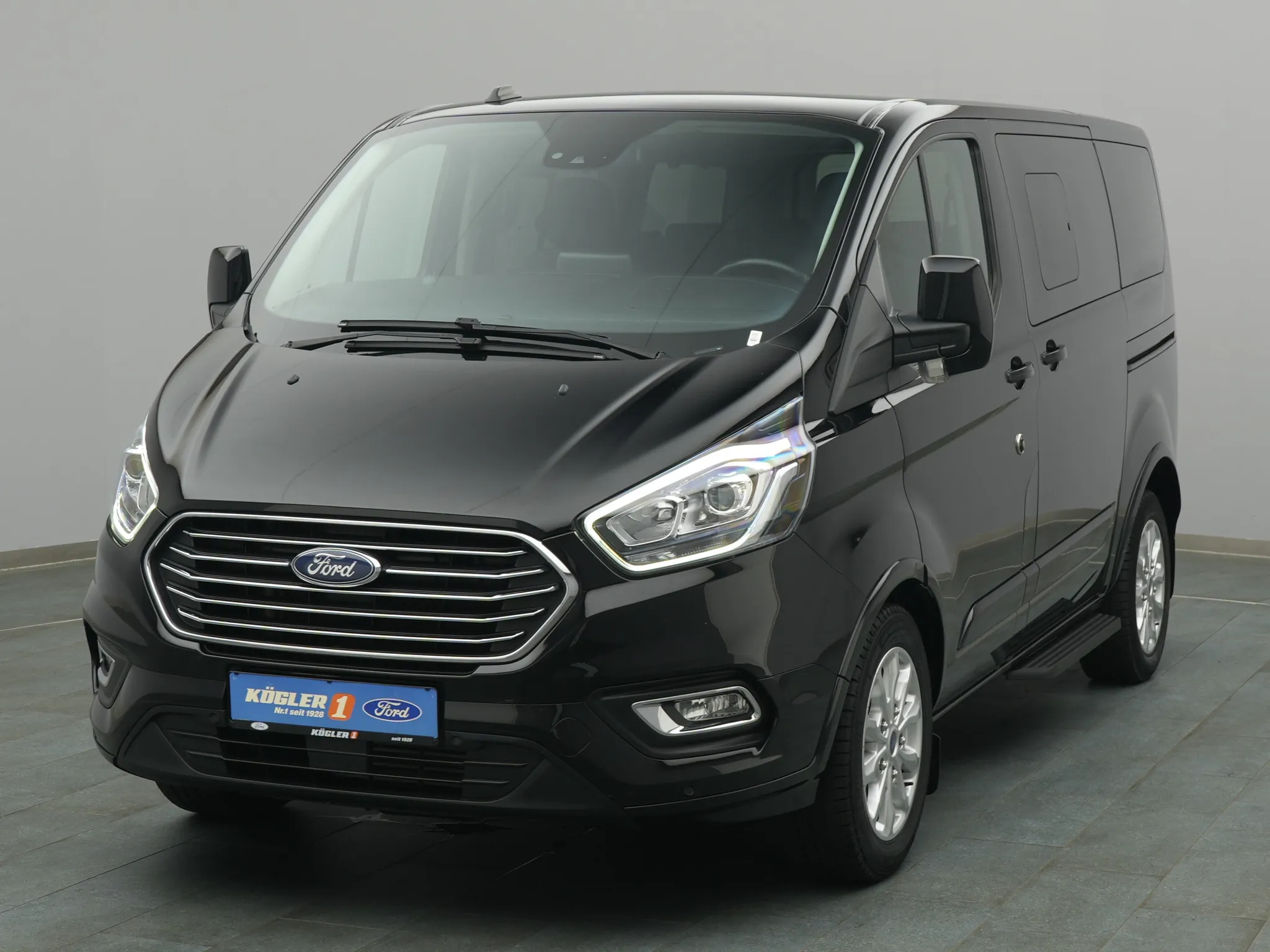 Ford Tourneo Custom Titanium 130PS / Sicht-P.Klima / PDC Bild