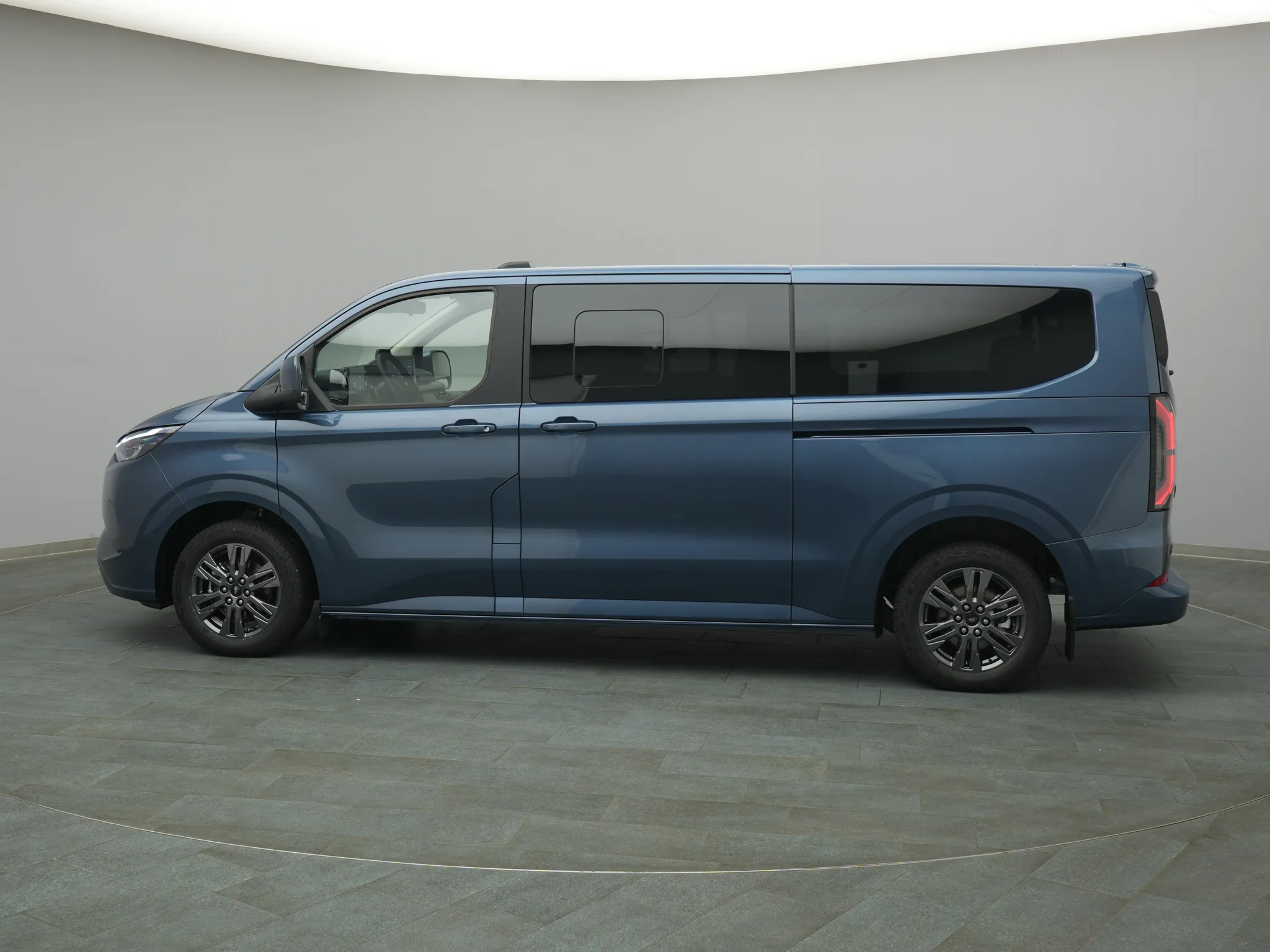Ford E-Tourneo Custom – Bild 3