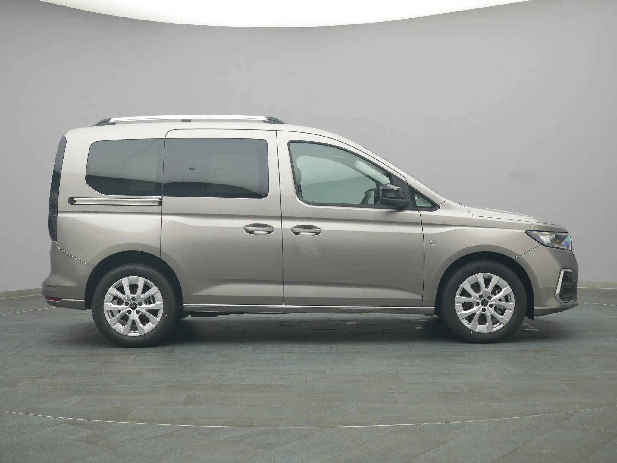 Ford Tourneo Connect Titanium – Bild 8
