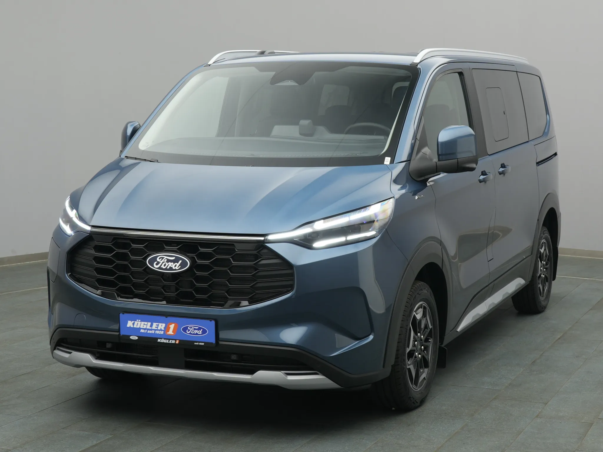 Ford Tourneo Custom PHEV 340 L1 Active / LED Bild