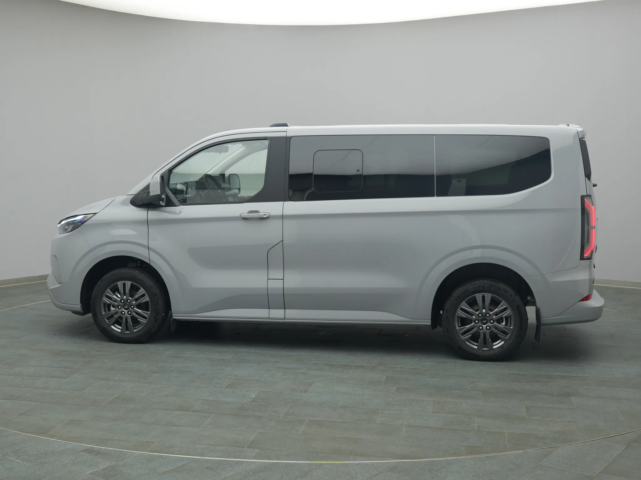 Ford E-Tourneo Custom – Bild 3