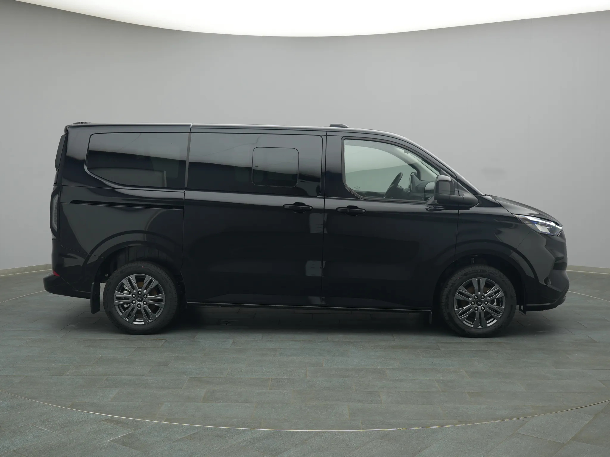 Ford Tourneo Custom – Bild 8