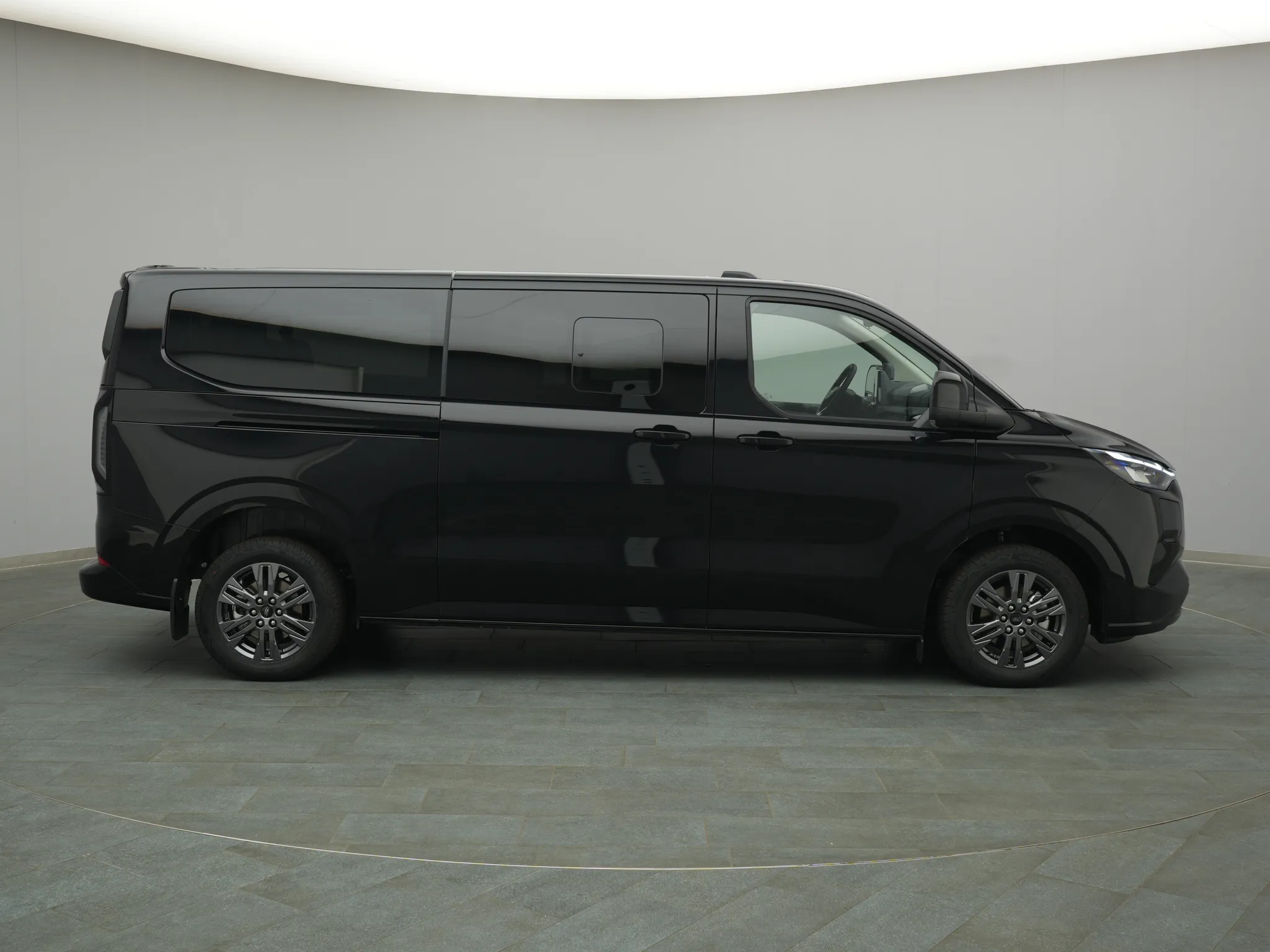 Ford Tourneo Custom – Bild 8