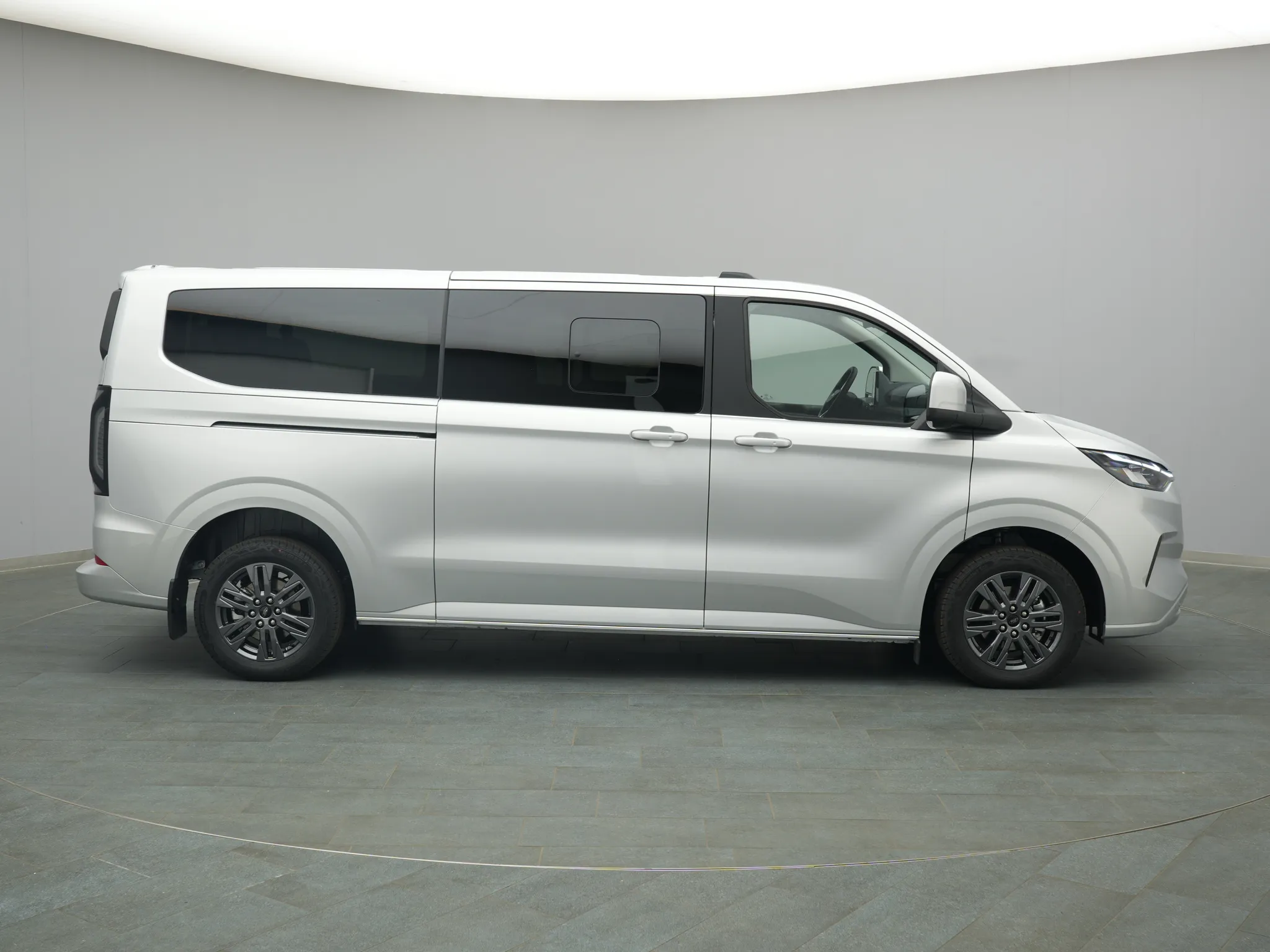 Ford Tourneo Custom – Bild 8