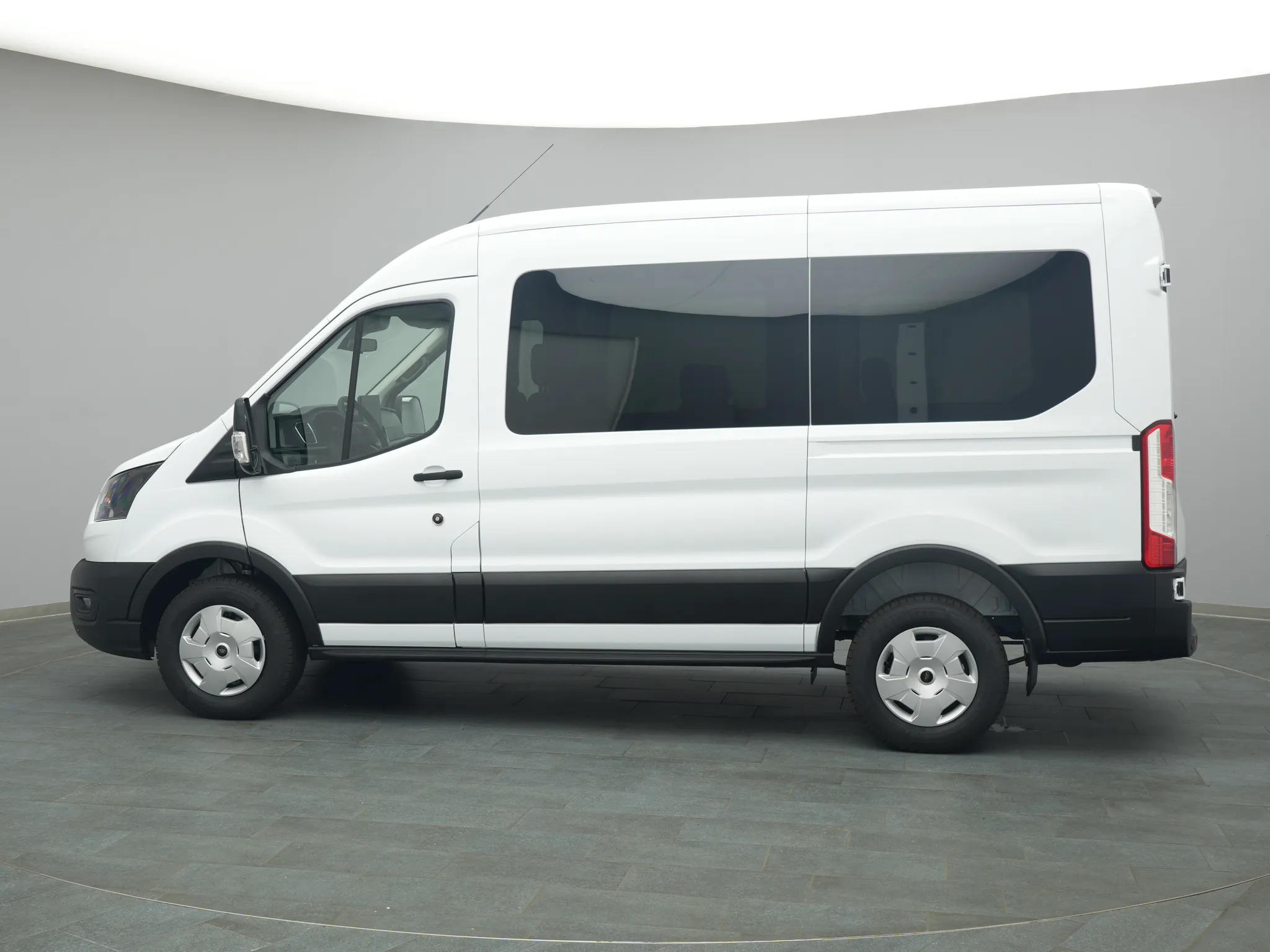 Ford Transit Kombi – Bild 3