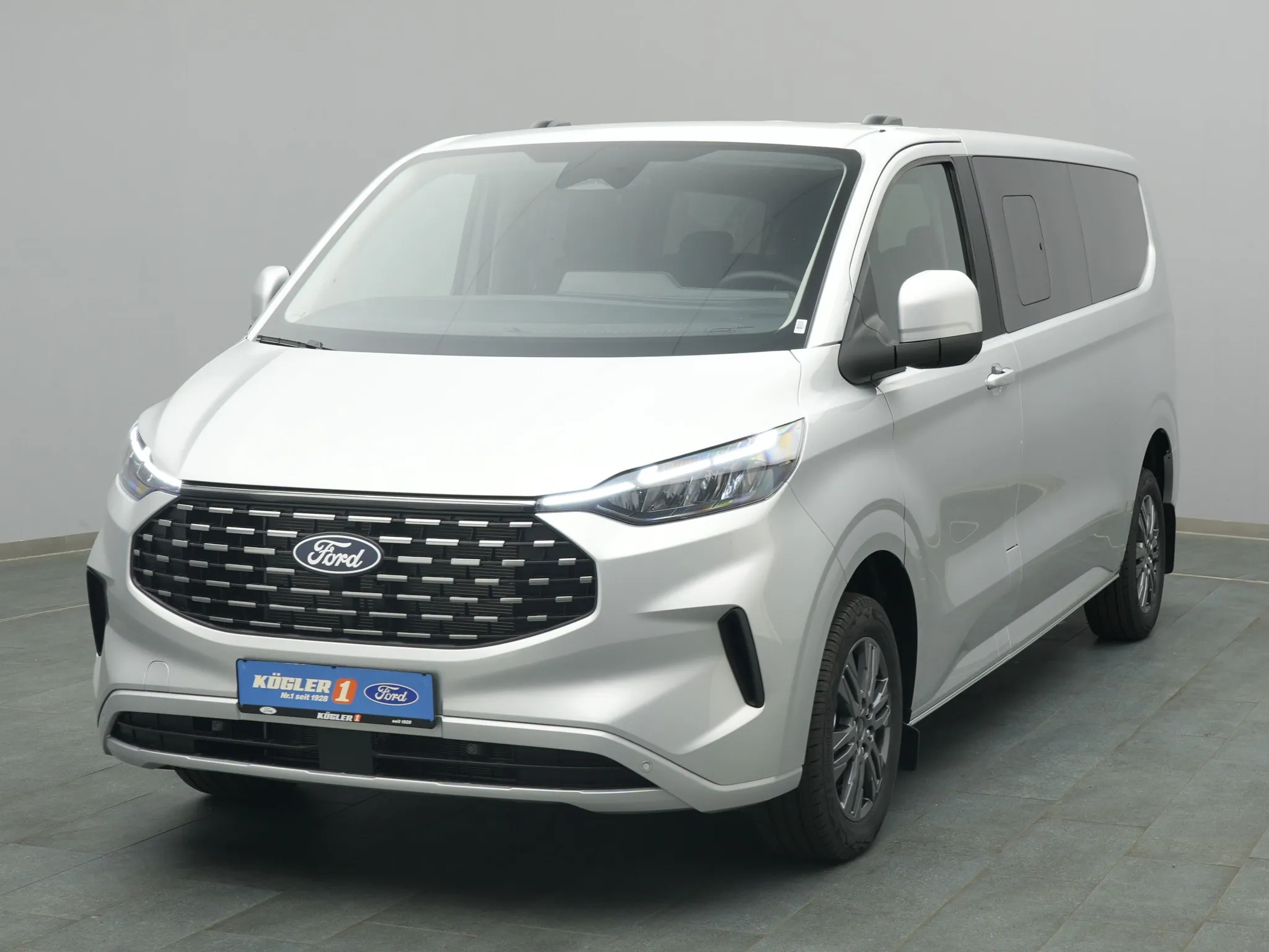 Ford Tourneo Custom 320 L2 Titanium 150PS / Navi Bild