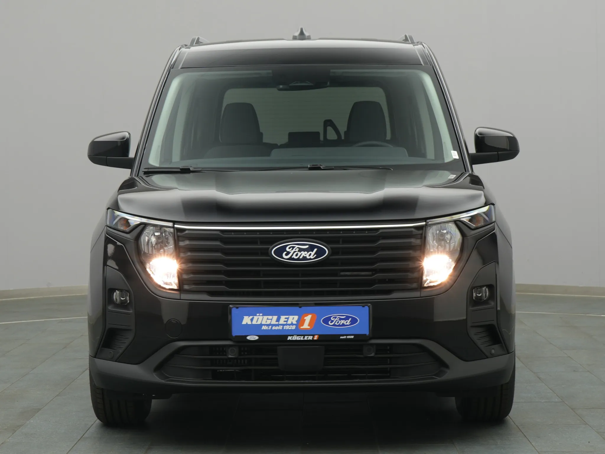Ford Tourneo Courier Titanium – Bild 6