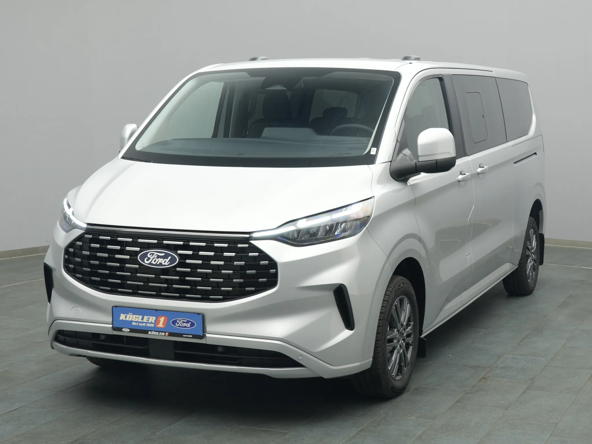 Ford Tourneo Custom 320 L2 Titanium 170PS Automatik Bild