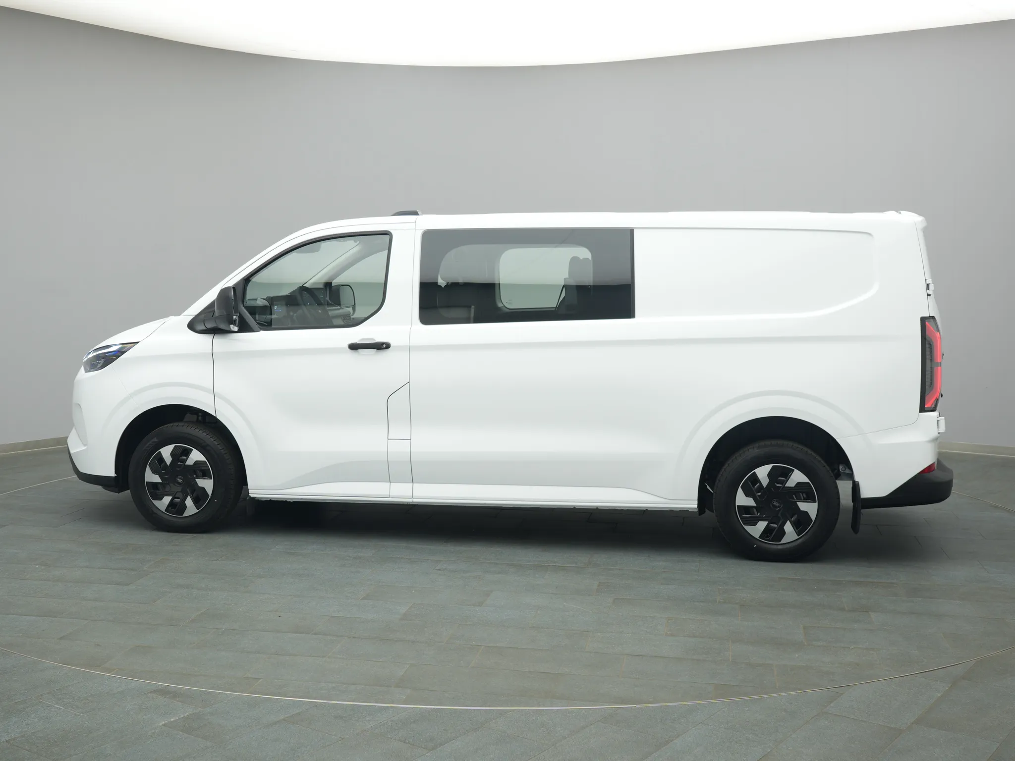 Ford E-Transit Custom Kasten Doka – Bild 3
